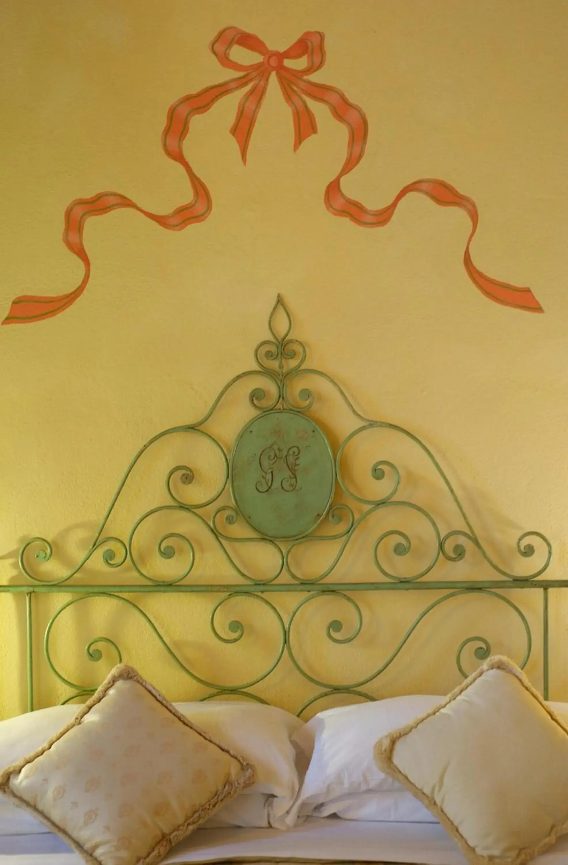 Decorative detail, Bed in Relais Villa Baldelli