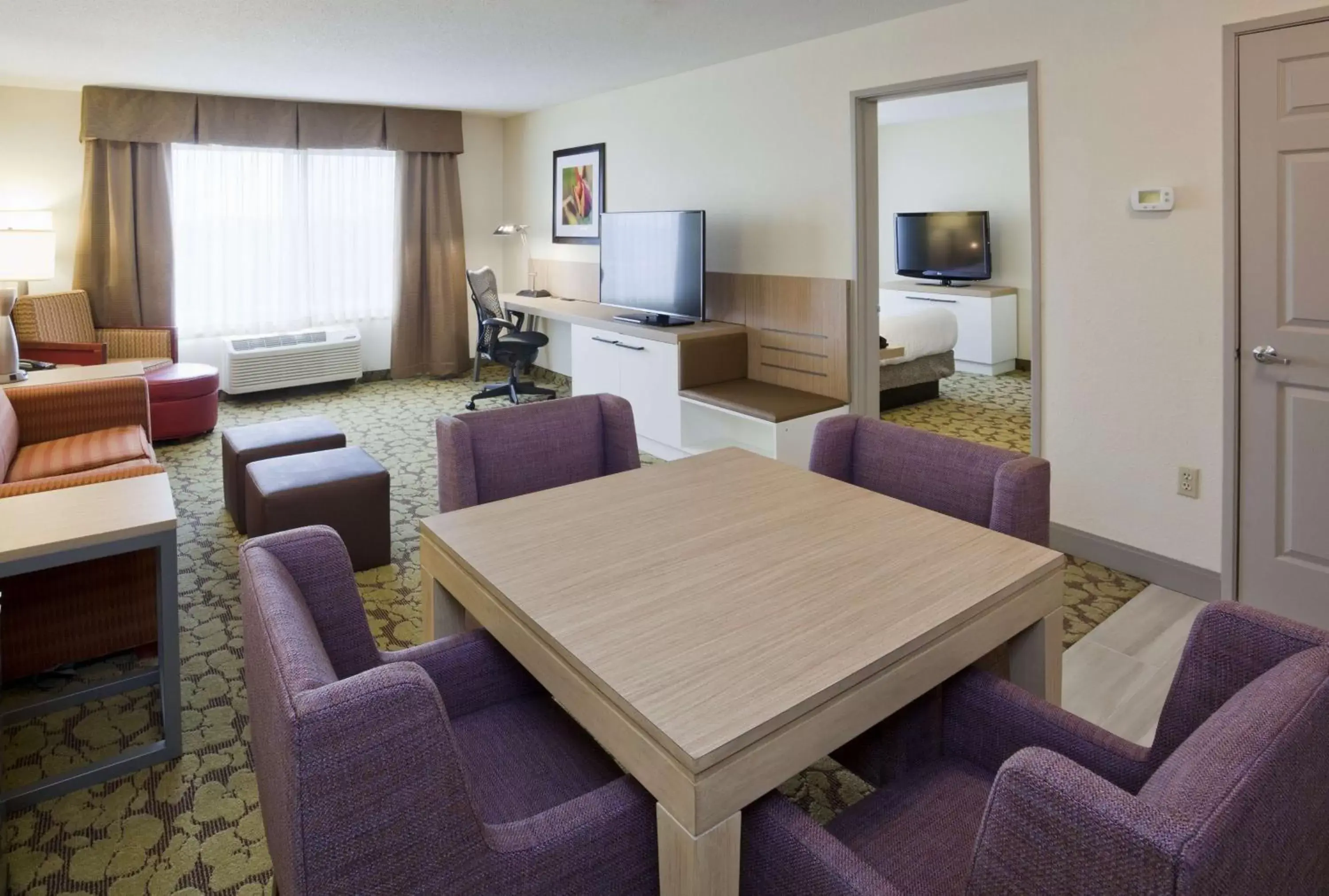 Bedroom, Seating Area in Hilton Garden Inn Minneapolis Eagan