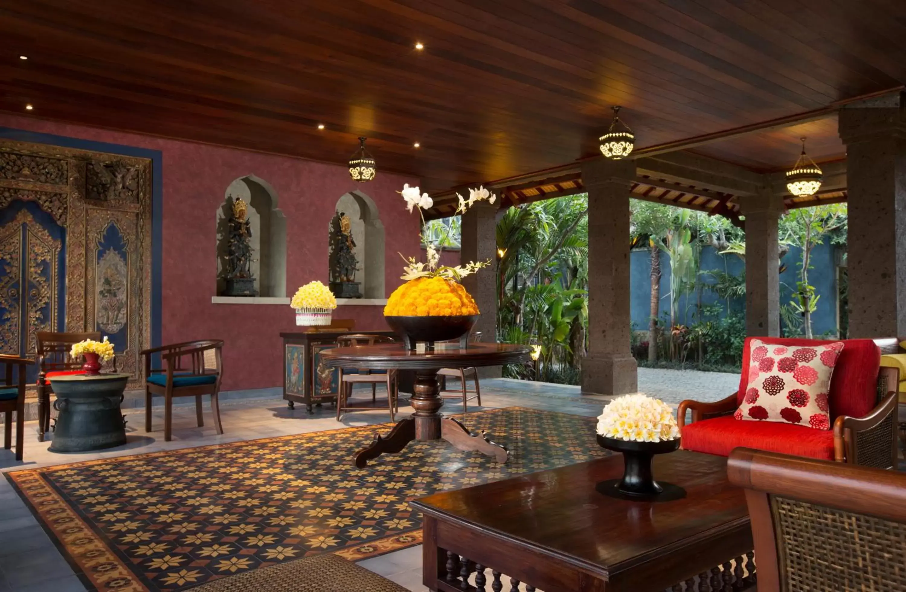 Lobby or reception in Dwaraka The Royal Villas