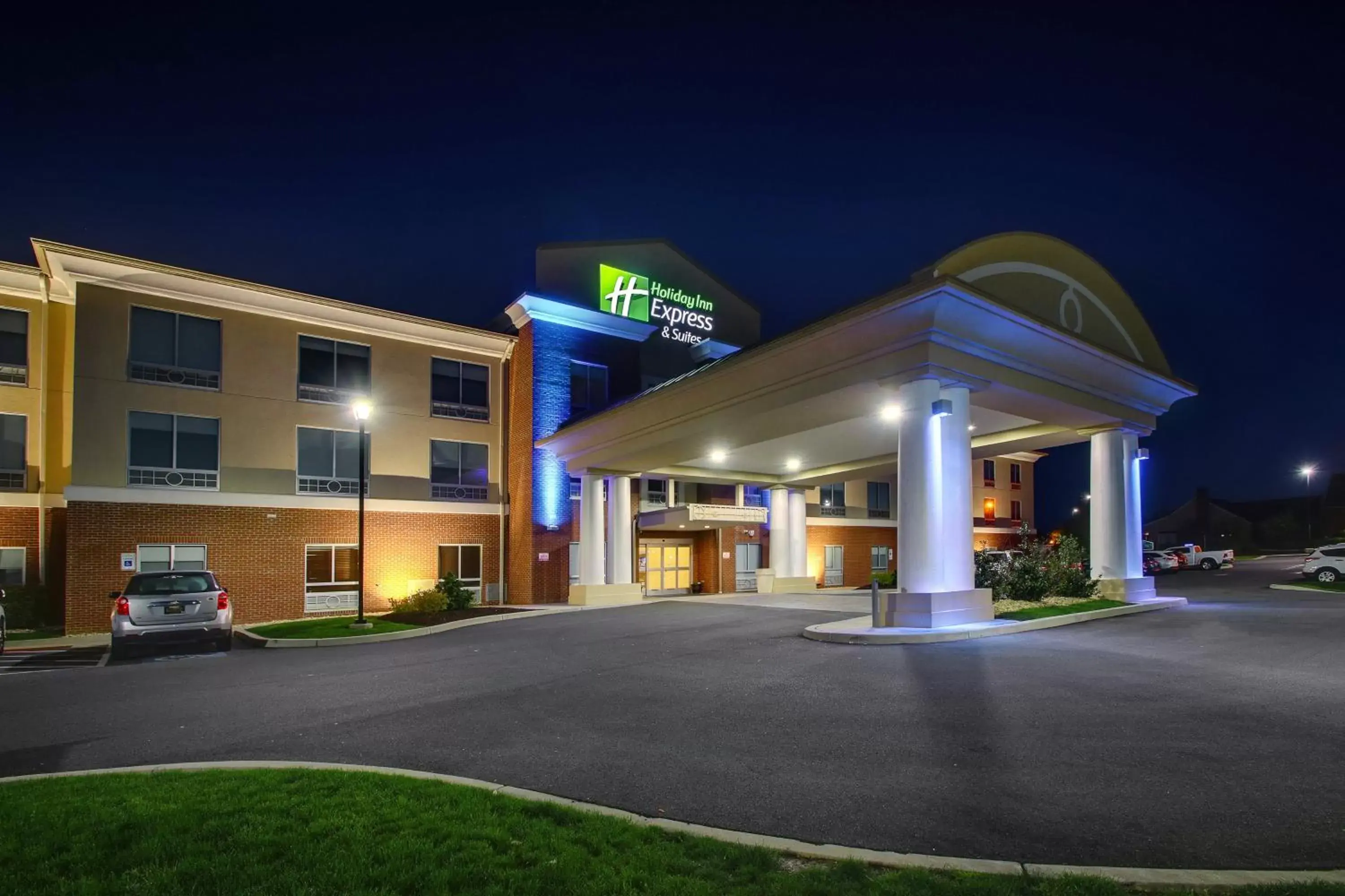 Property Building in Holiday Inn Express & Suites Lancaster East - Strasburg, an IHG Hotel