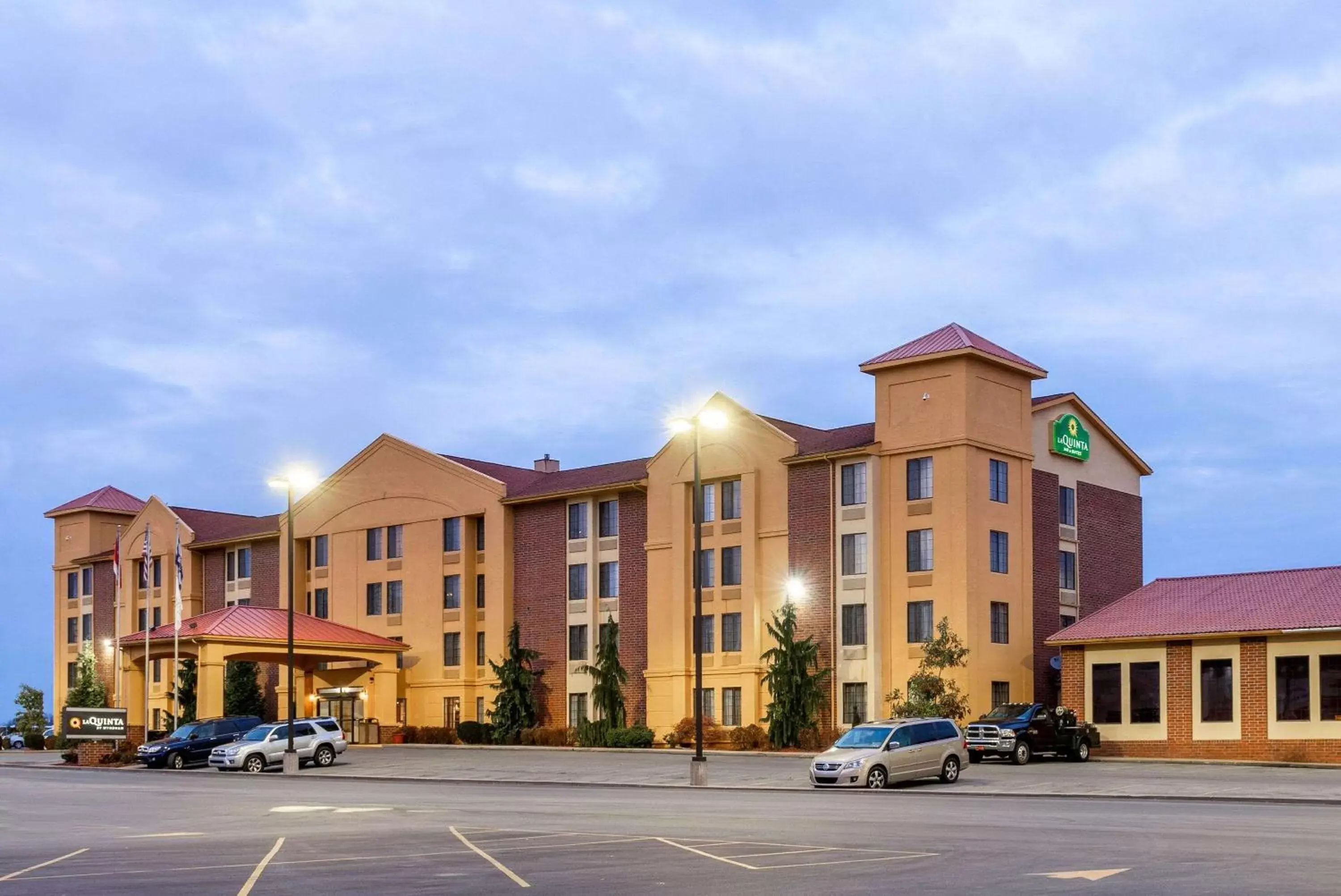 Property Building in La Quinta Inn & Suites - New River Gorge National Park