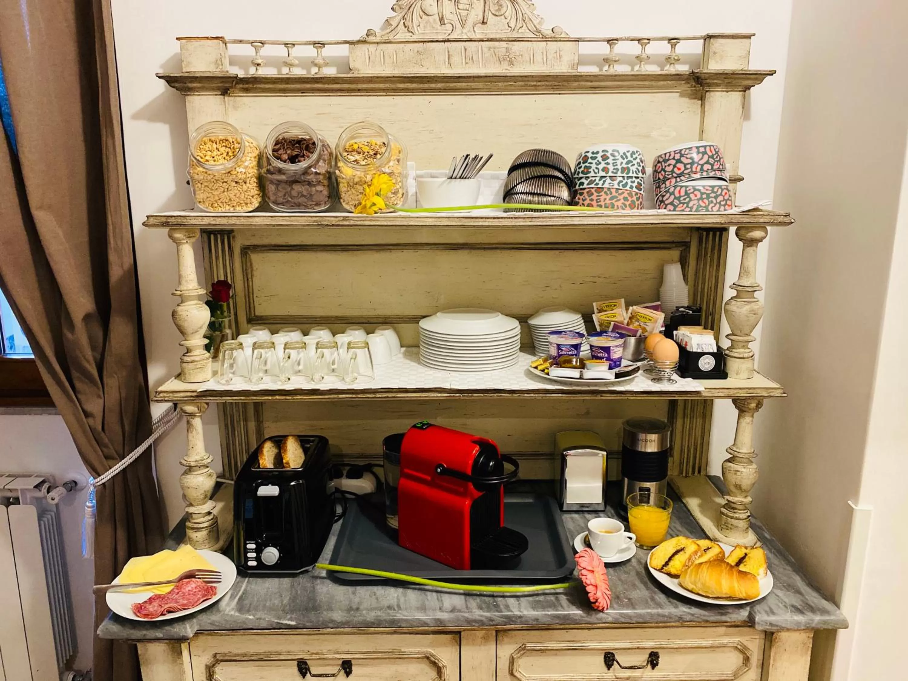 Food and drinks in Domus Popolo