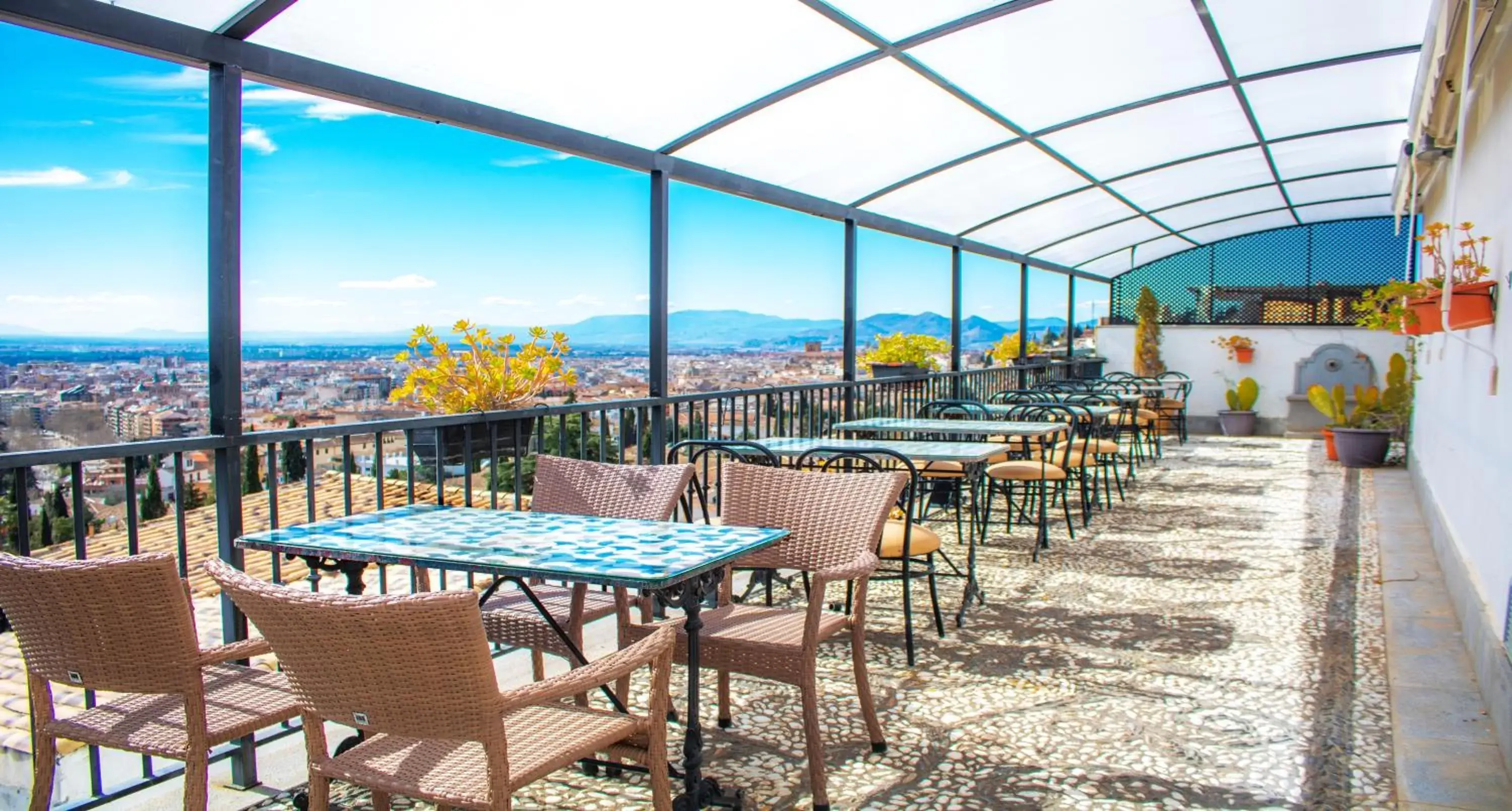 Balcony/Terrace, Restaurant/Places to Eat in Hotel Mirador Arabeluj
