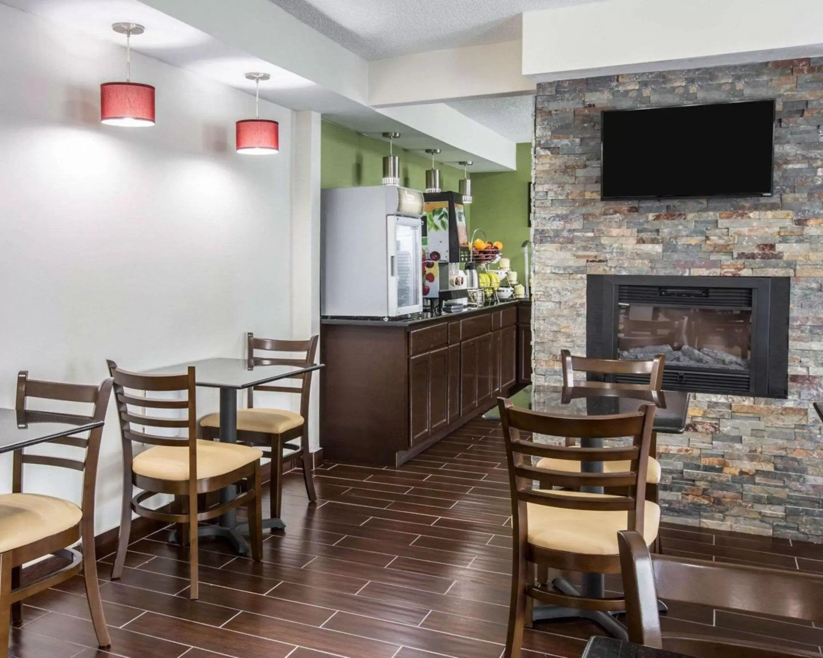 Restaurant/places to eat, Lounge/Bar in Sleep Inn - Hickory
