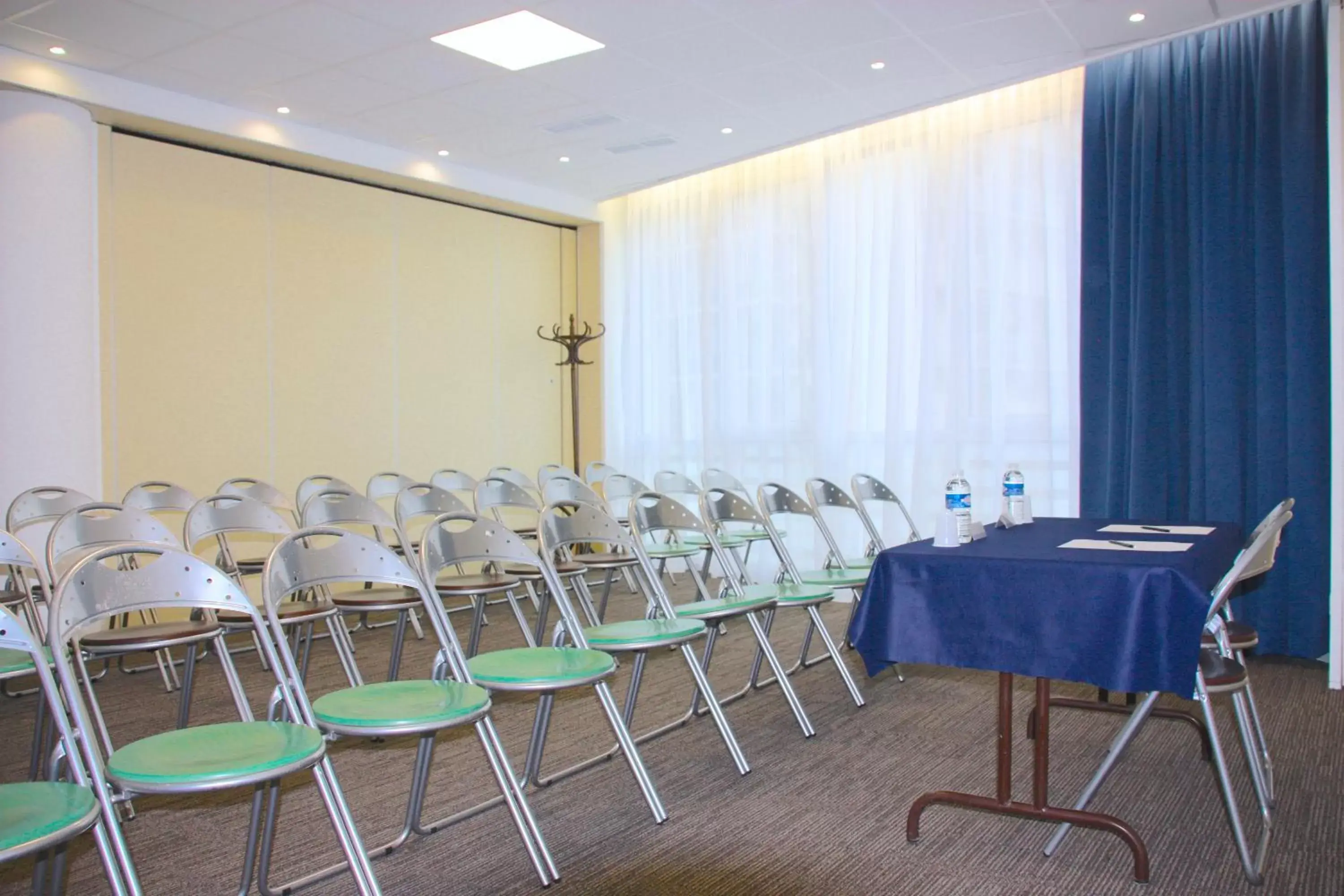 Meeting/conference room in Ibis Budget Toulon Centre