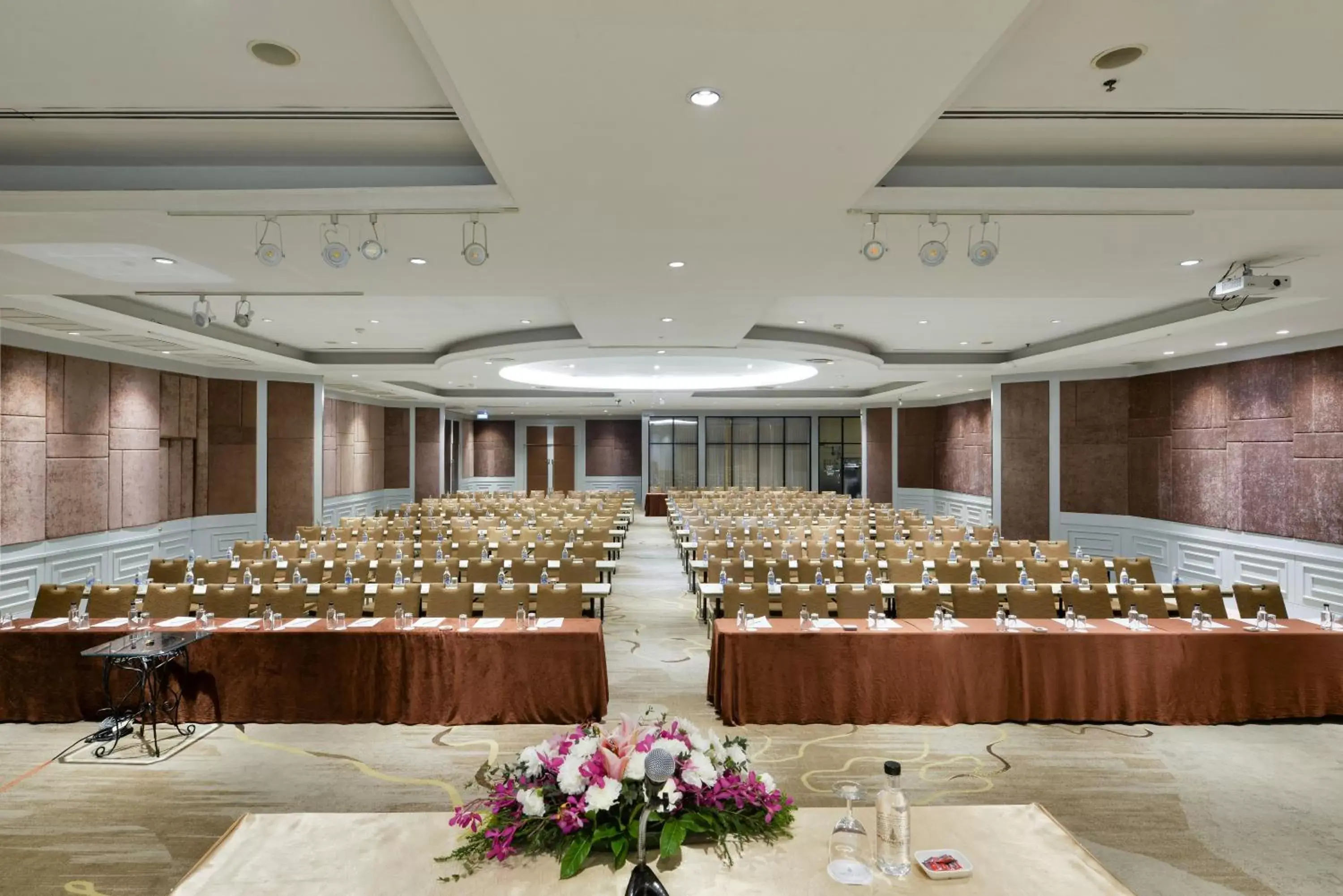 Banquet/Function facilities in Miracle Grand Convention Hotel