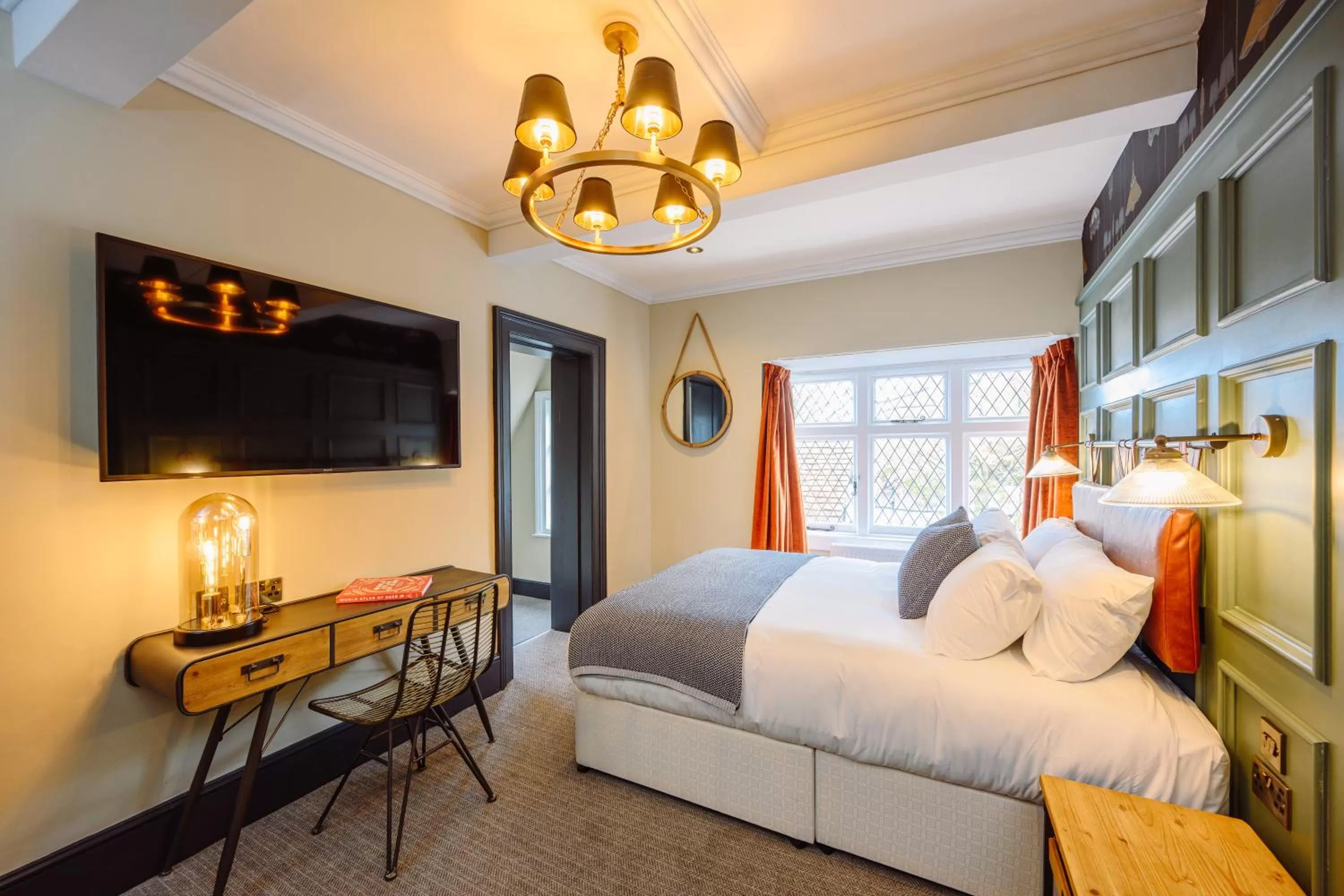 TV and multimedia, Bed in Brewhouse and Kitchen