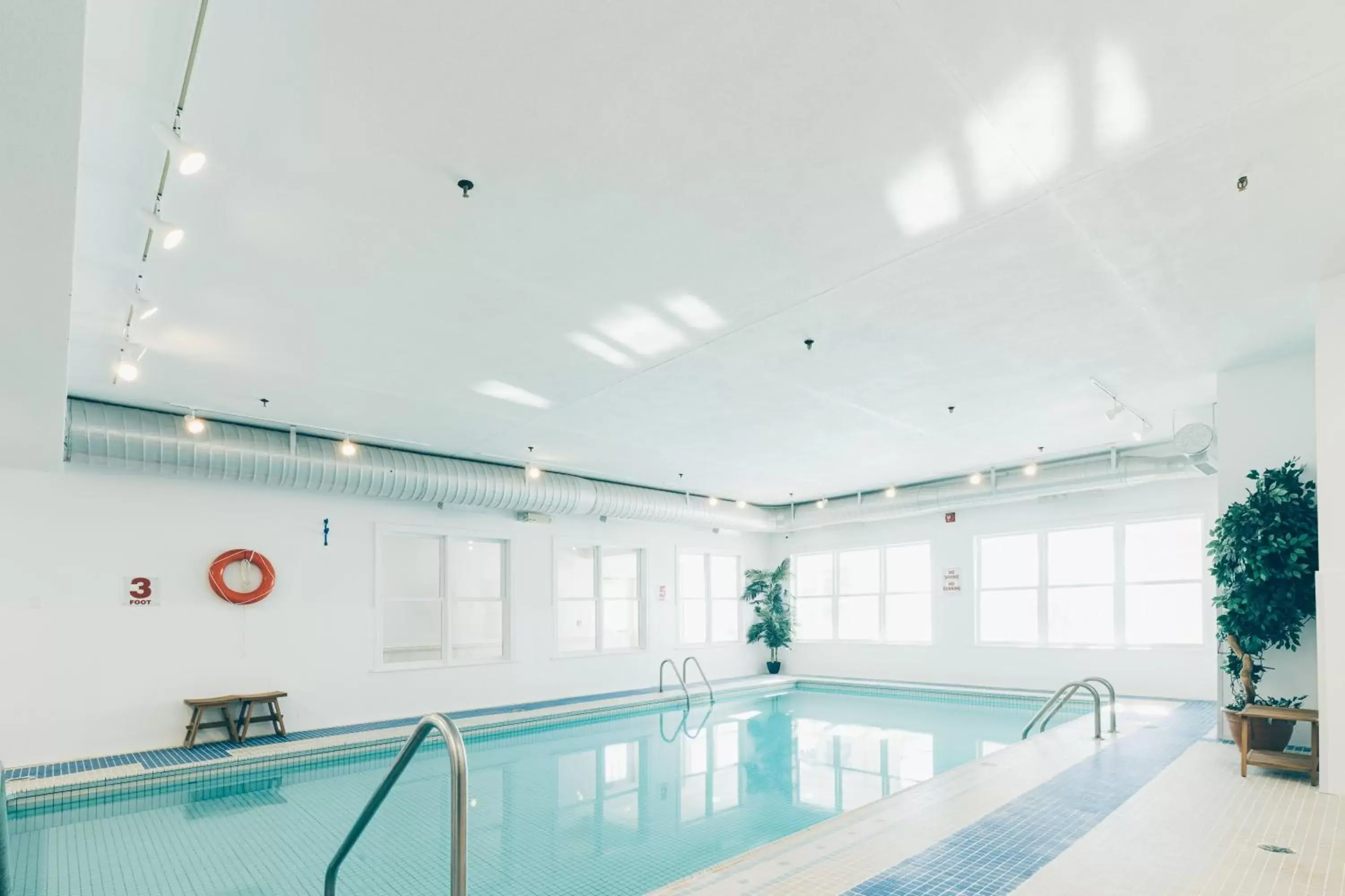 Swimming Pool in The Loyalist Country Inn & Conference Centre