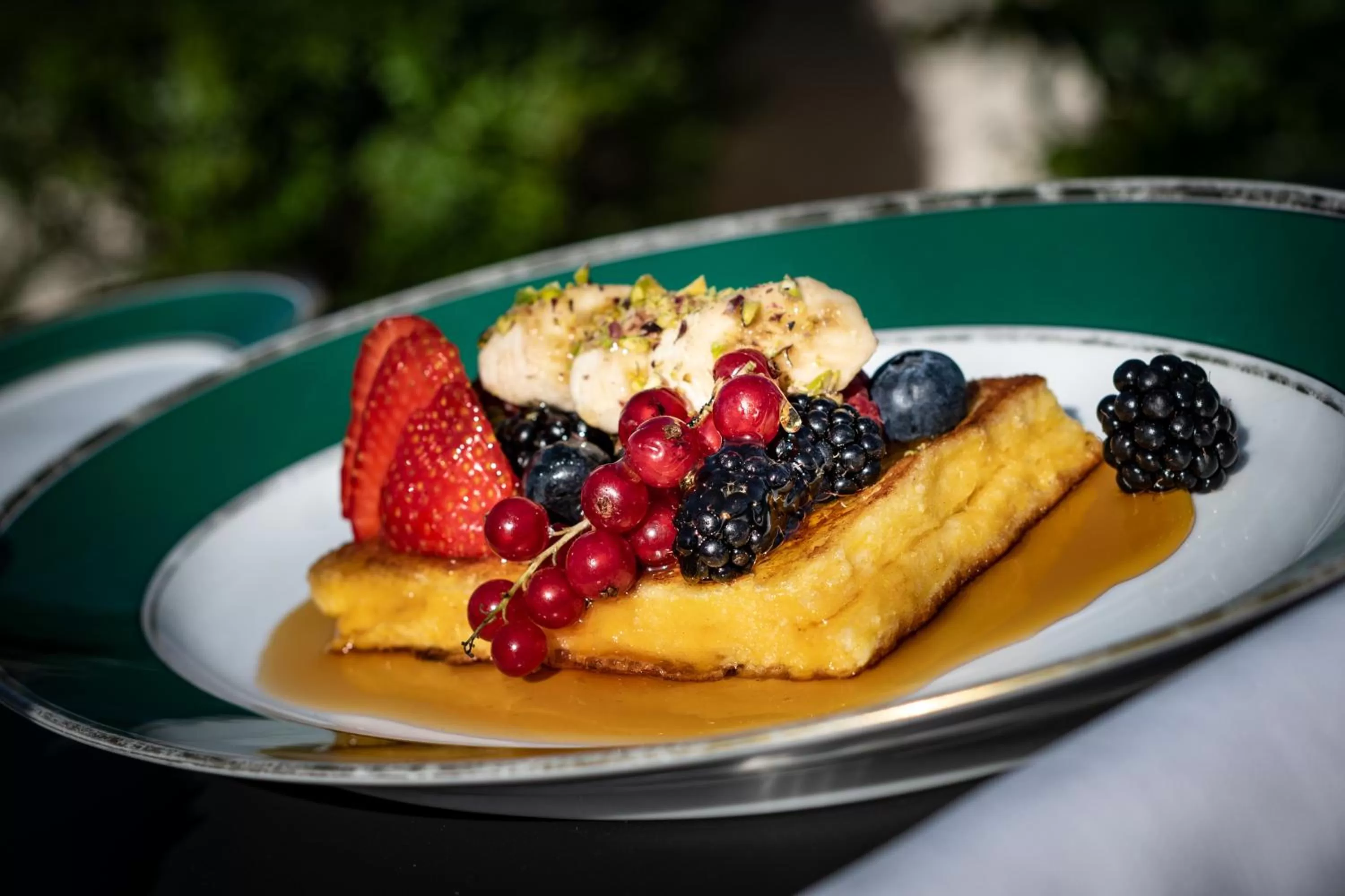 Restaurant/places to eat in Hotel Locarno