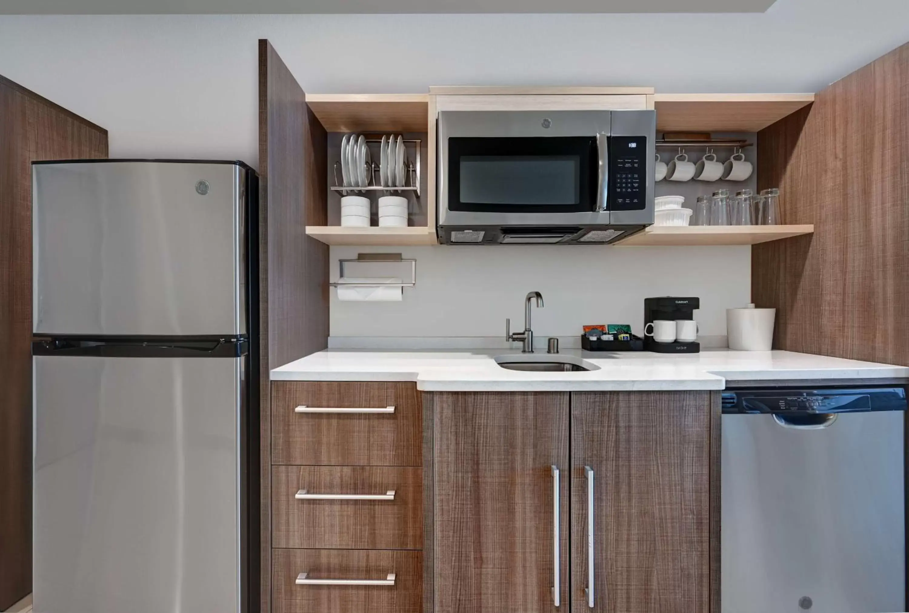 Kitchen or kitchenette, Kitchen/Kitchenette in Home2 Suites By Hilton Tracy, Ca