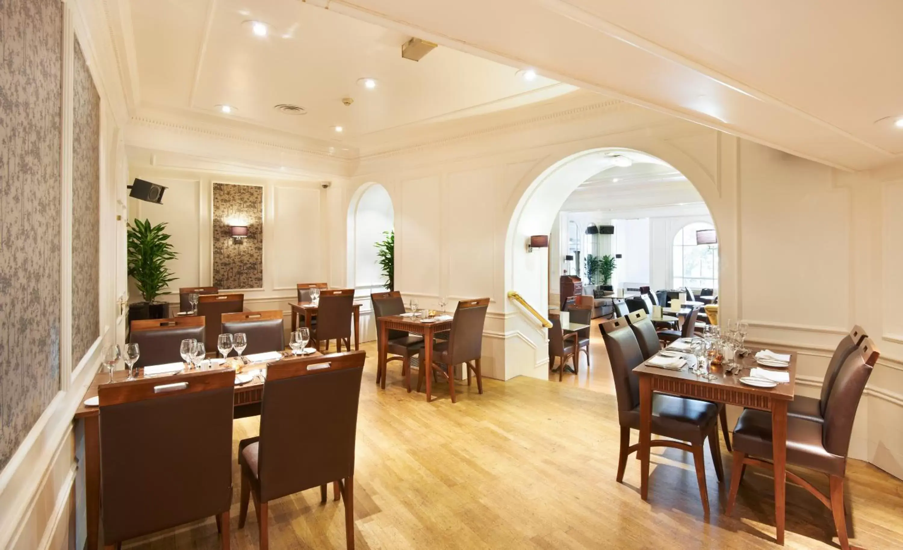 Restaurant/Places to Eat in Mercure Aberdeen Caledonian Hotel