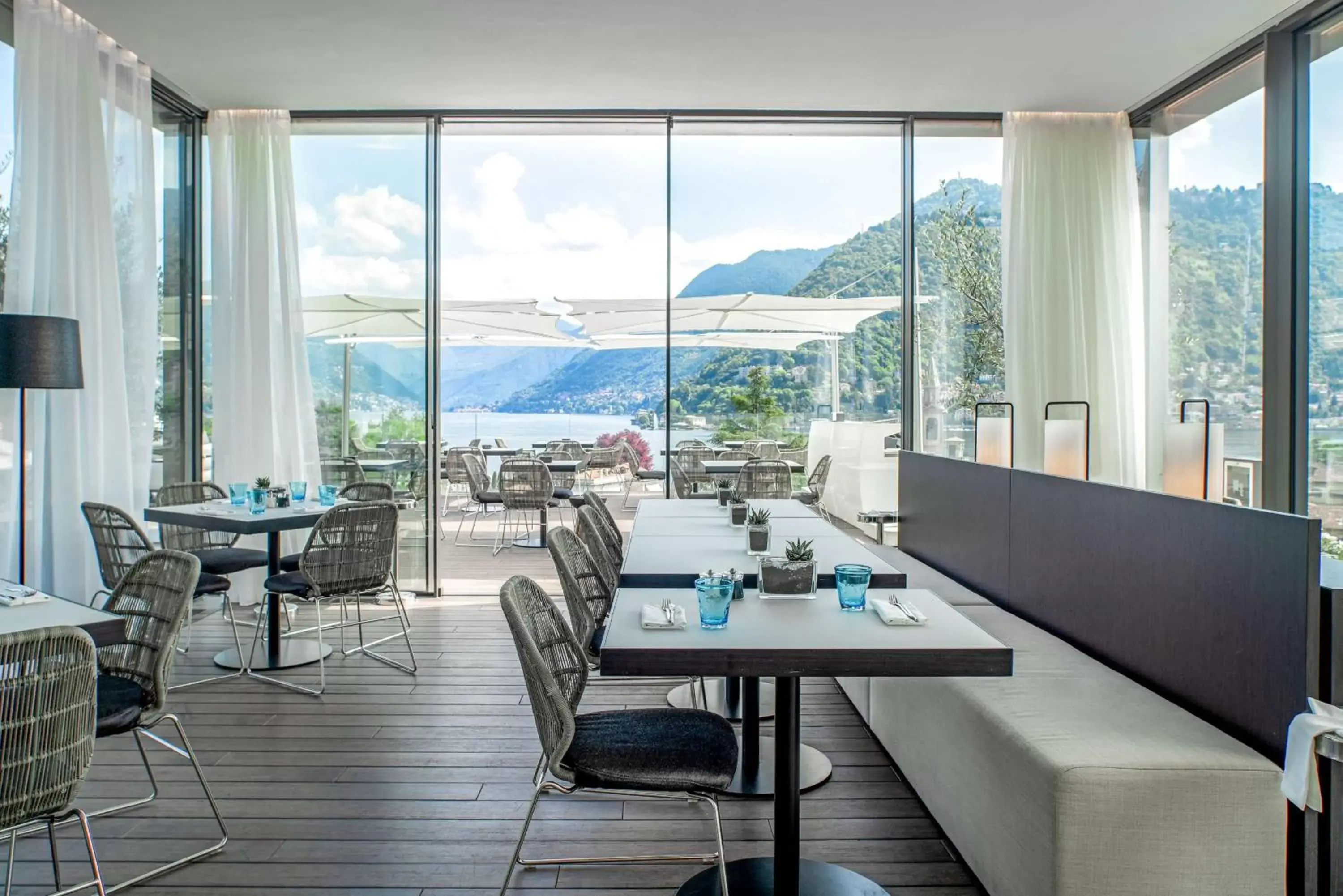 Dining area, Restaurant/Places to Eat in Hilton Lake Como