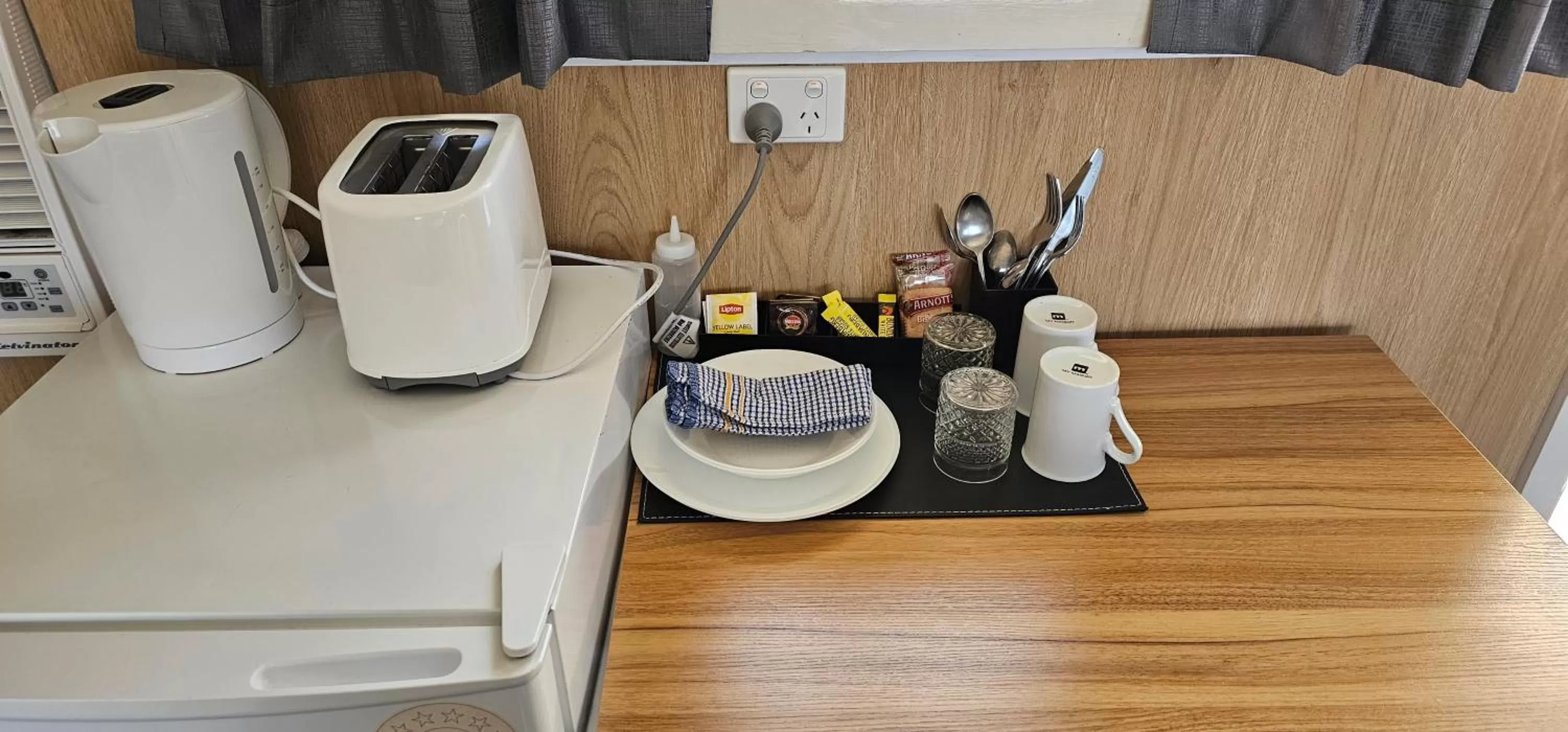 Coffee/tea facilities in Blue Lake Motel