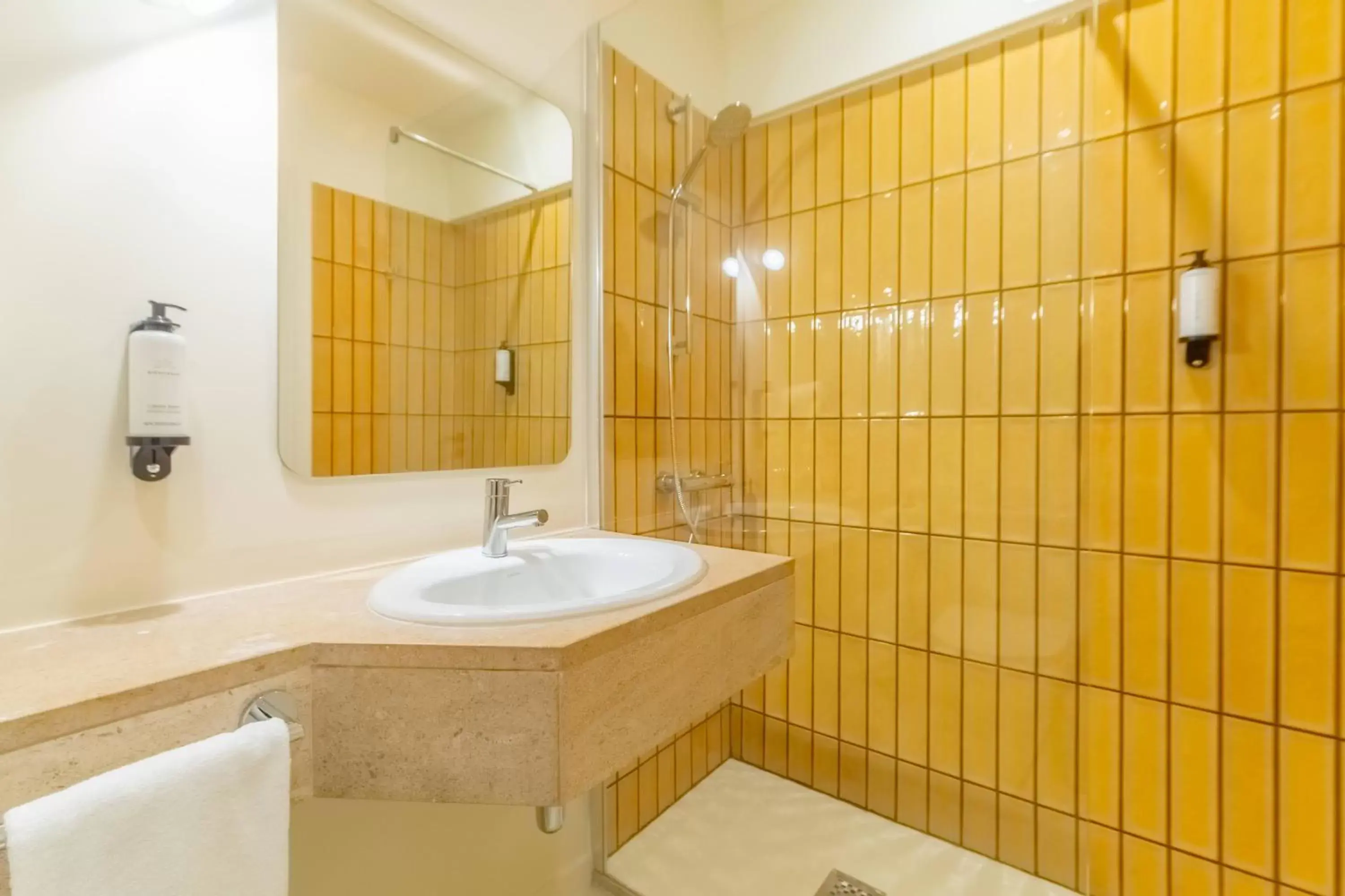 Bathroom in WOT Lagos Montemar