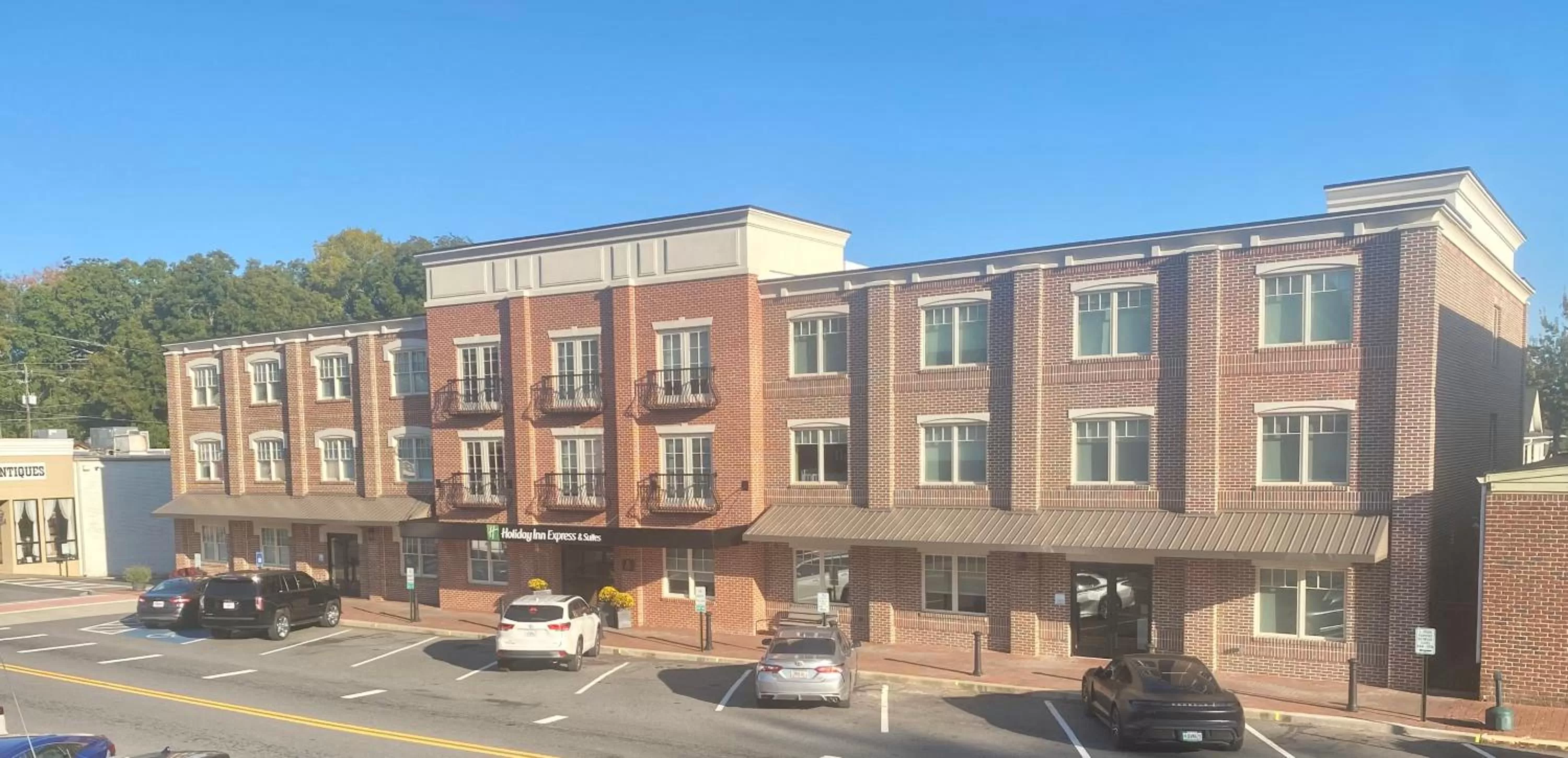 Holiday Inn Express & Suites - Dahlonega - University Area by IHG