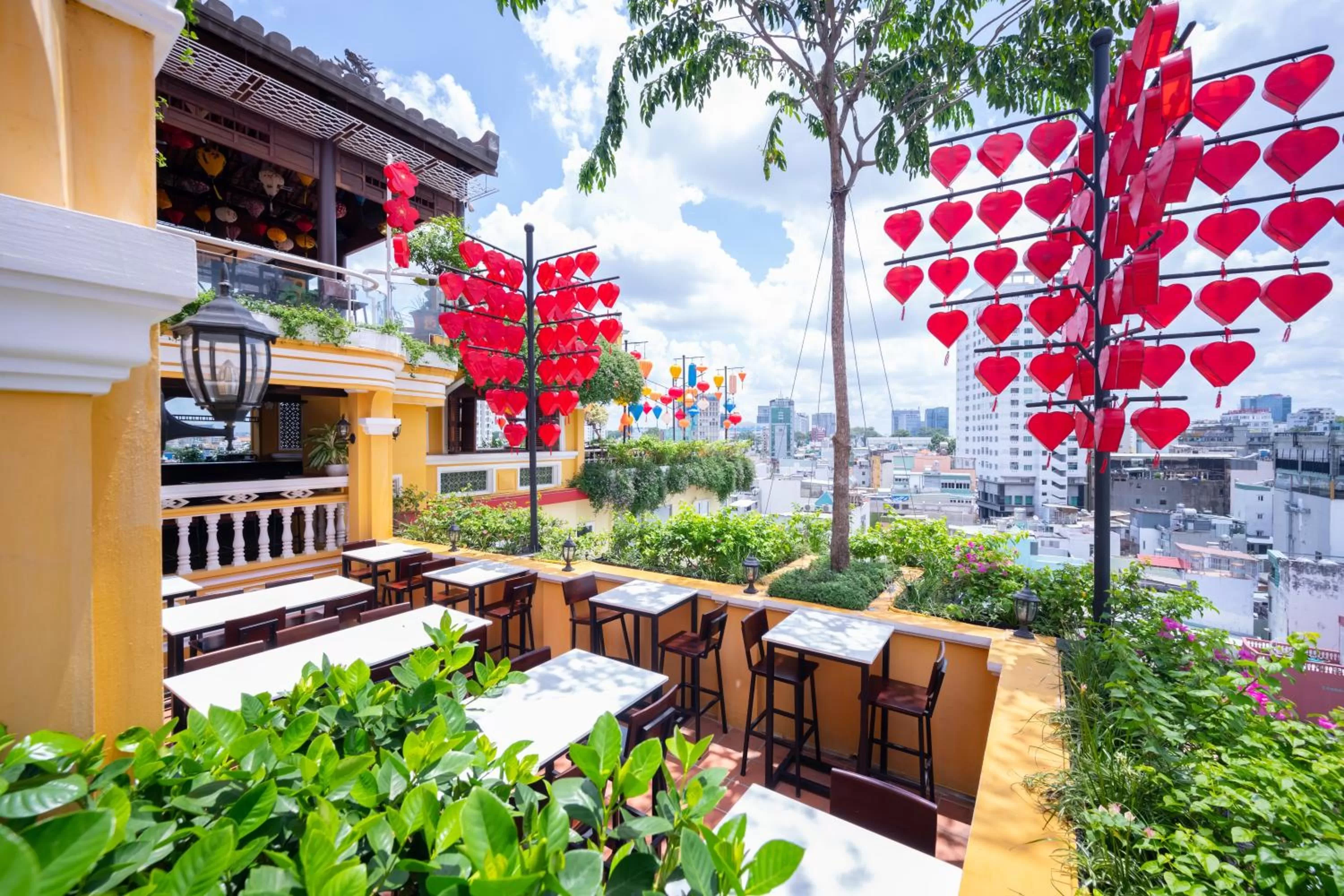 Restaurant/places to eat in Duc Vuong Saigon Hotel - Bui Vien