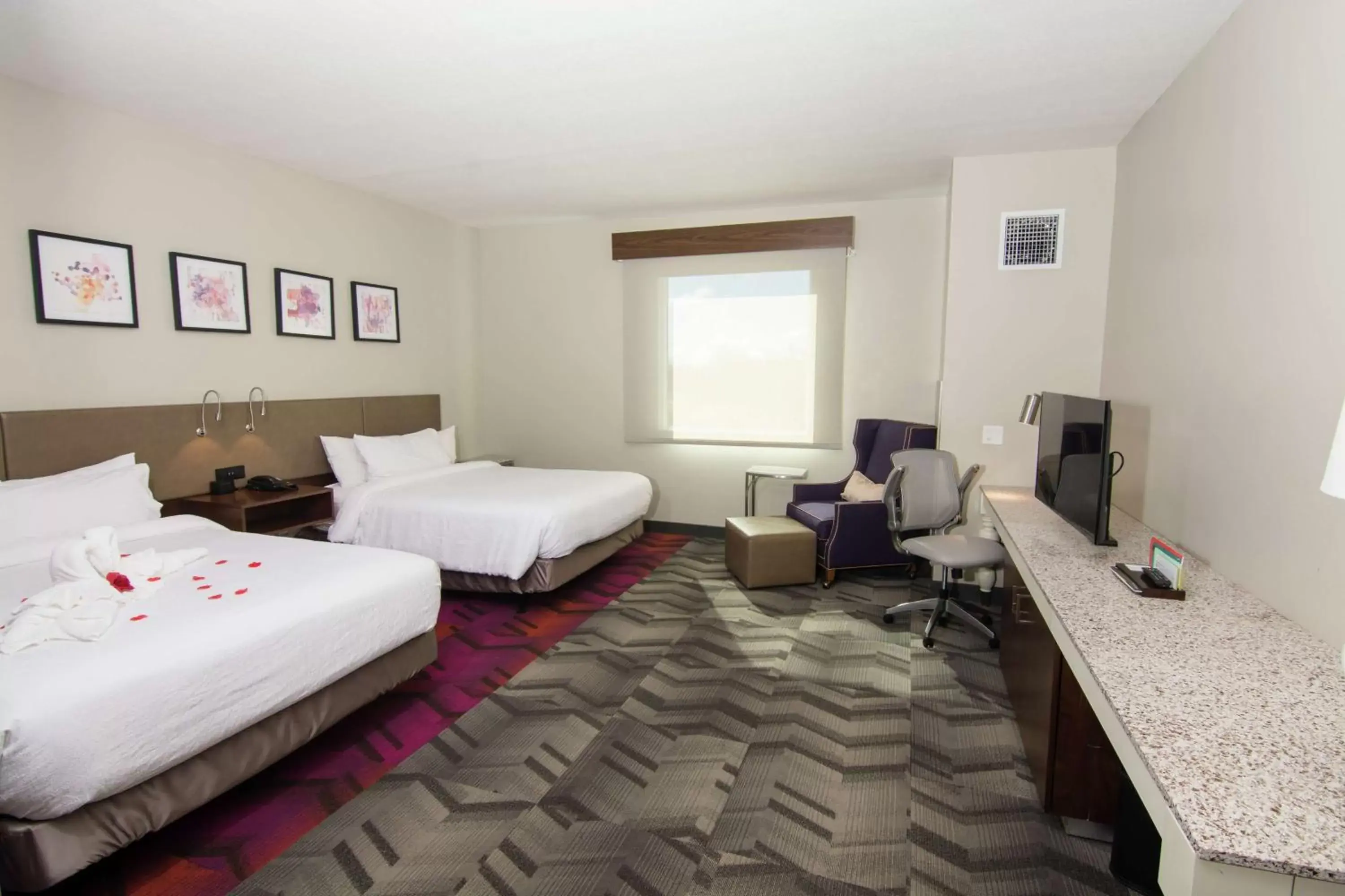 Bedroom in Hilton Garden Inn Tampa Suncoast Parkway