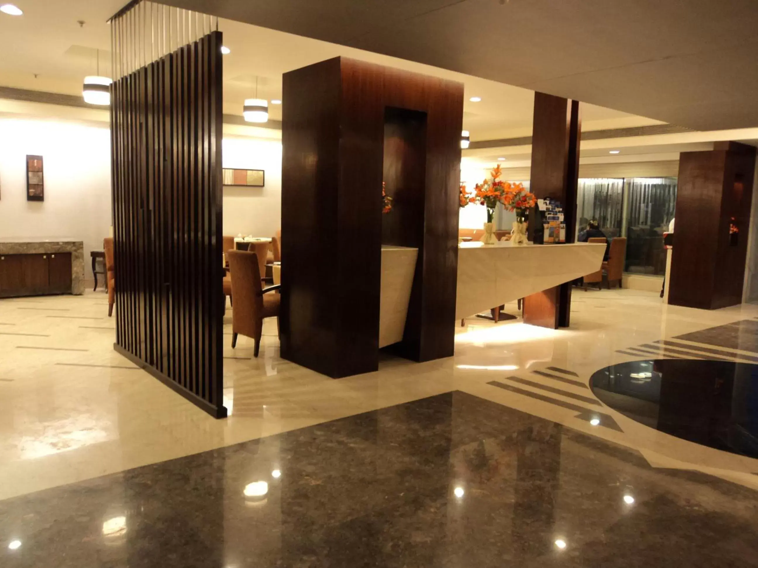 Restaurant/places to eat in Muse Sarovar Portico Nehru Place
