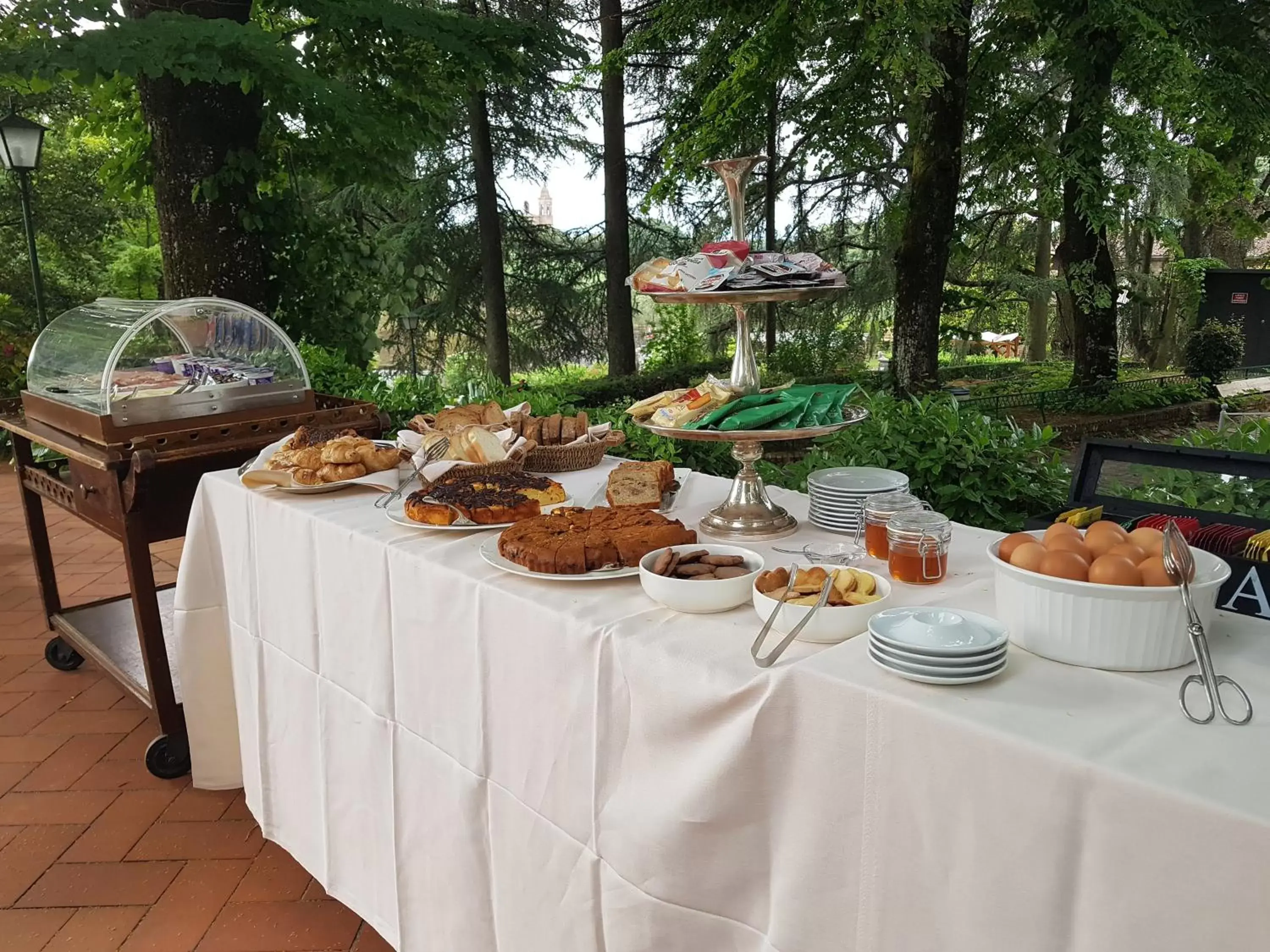 Breakfast in Villa Scacciapensieri Boutique Hotel