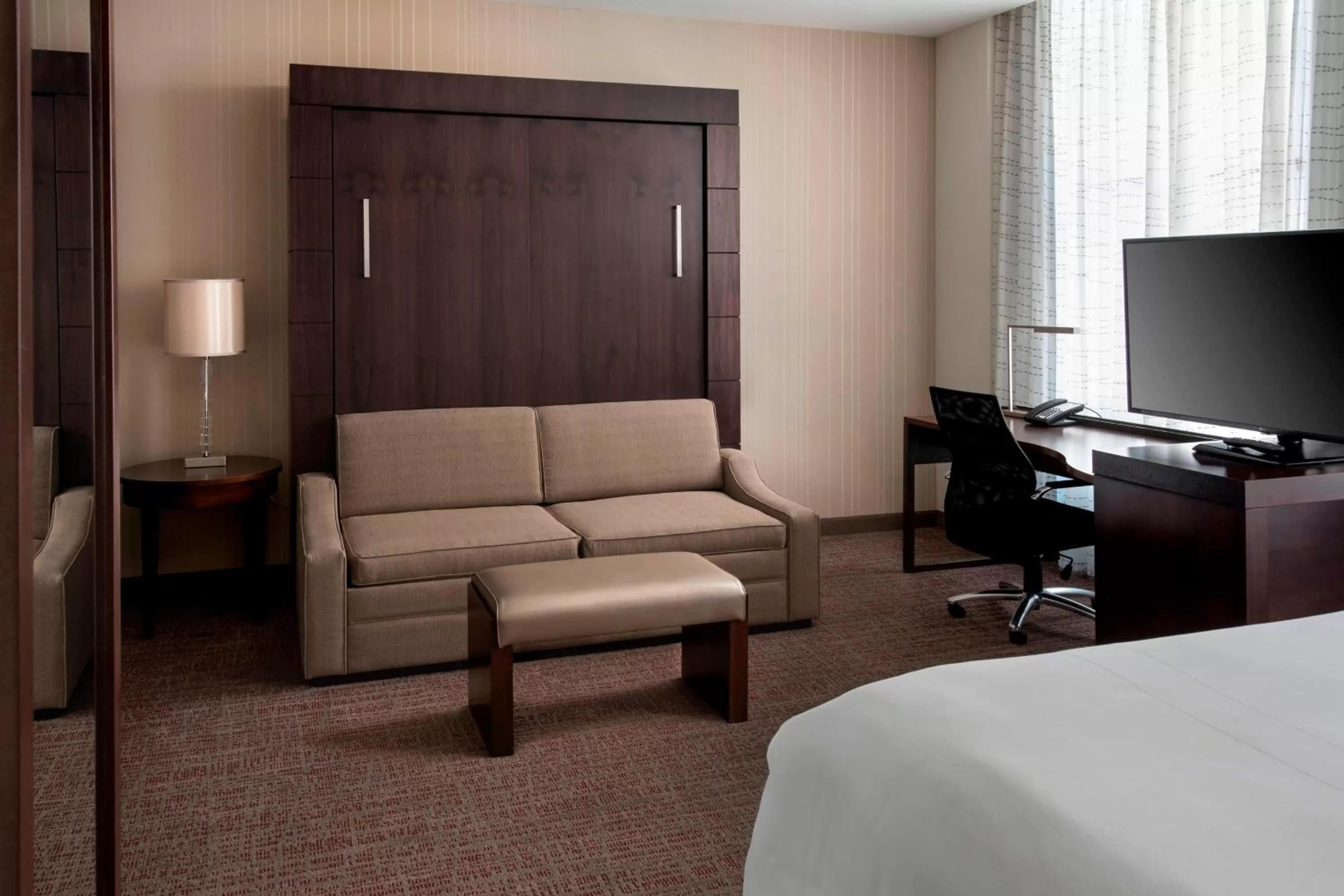 Photo of the whole room, Bed in Residence Inn by Marriott Chicago Downtown/Loop