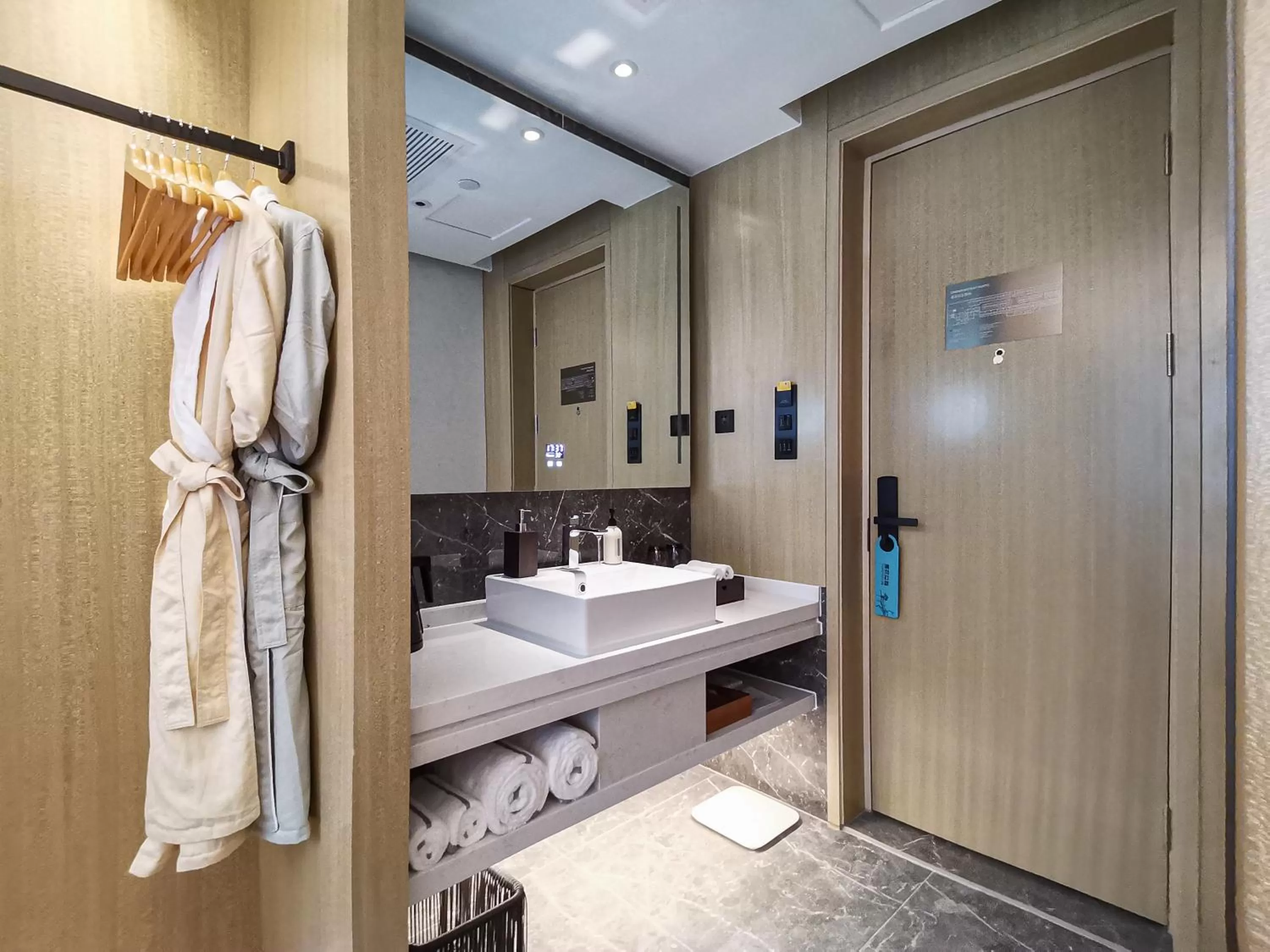 Toilet in Paco Hotel BeiJing Road Metro Guangzhou