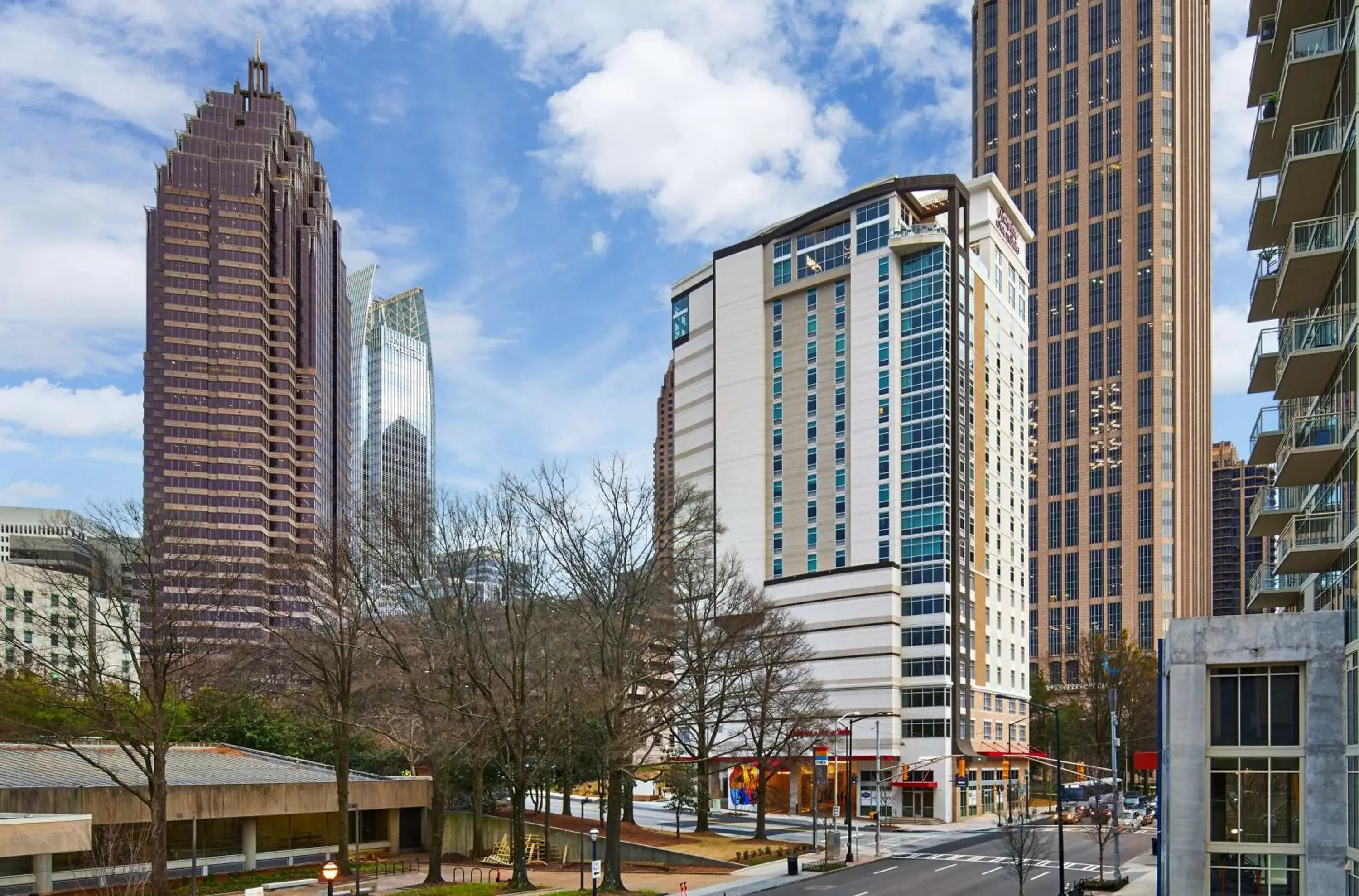 Property building in Hampton Inn & Suites Atlanta-Midtown, Ga