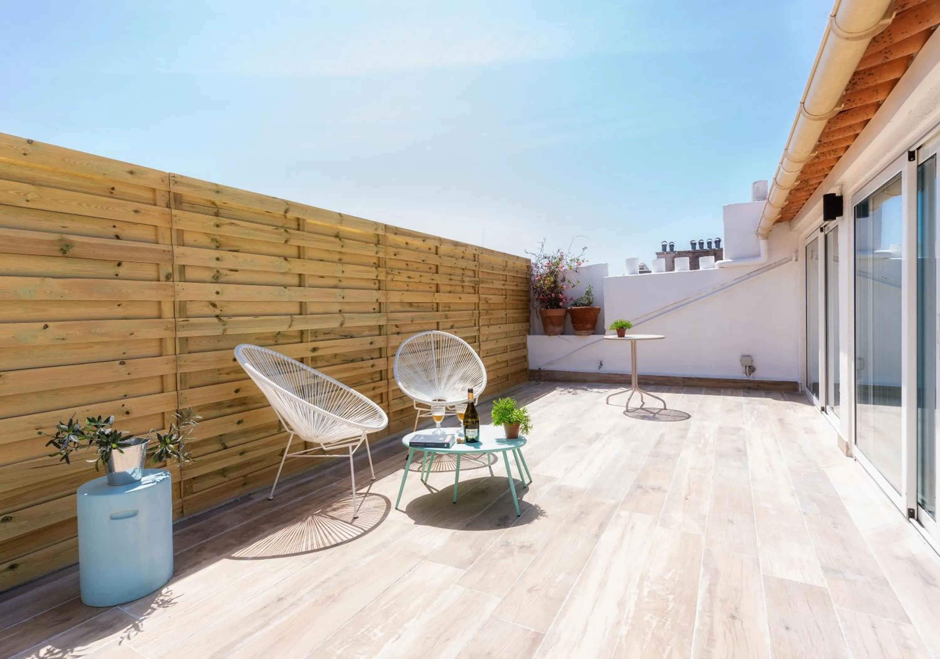 Patio in Hôtel Ozz by Happyculture