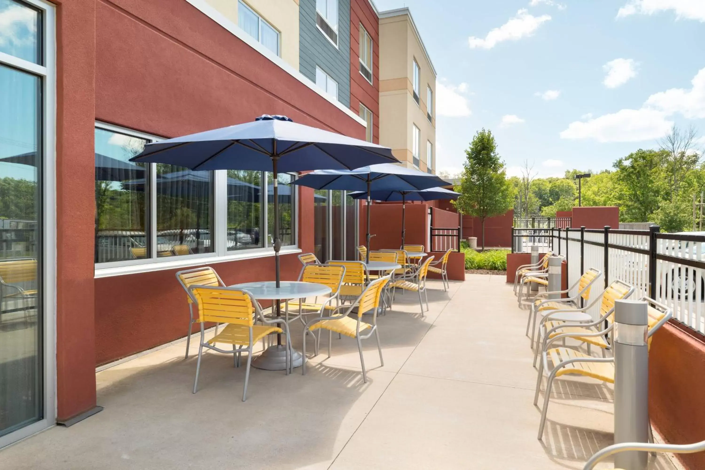 Property building, Restaurant/Places to Eat in Fairfield Inn & Suites by Marriott DuBois