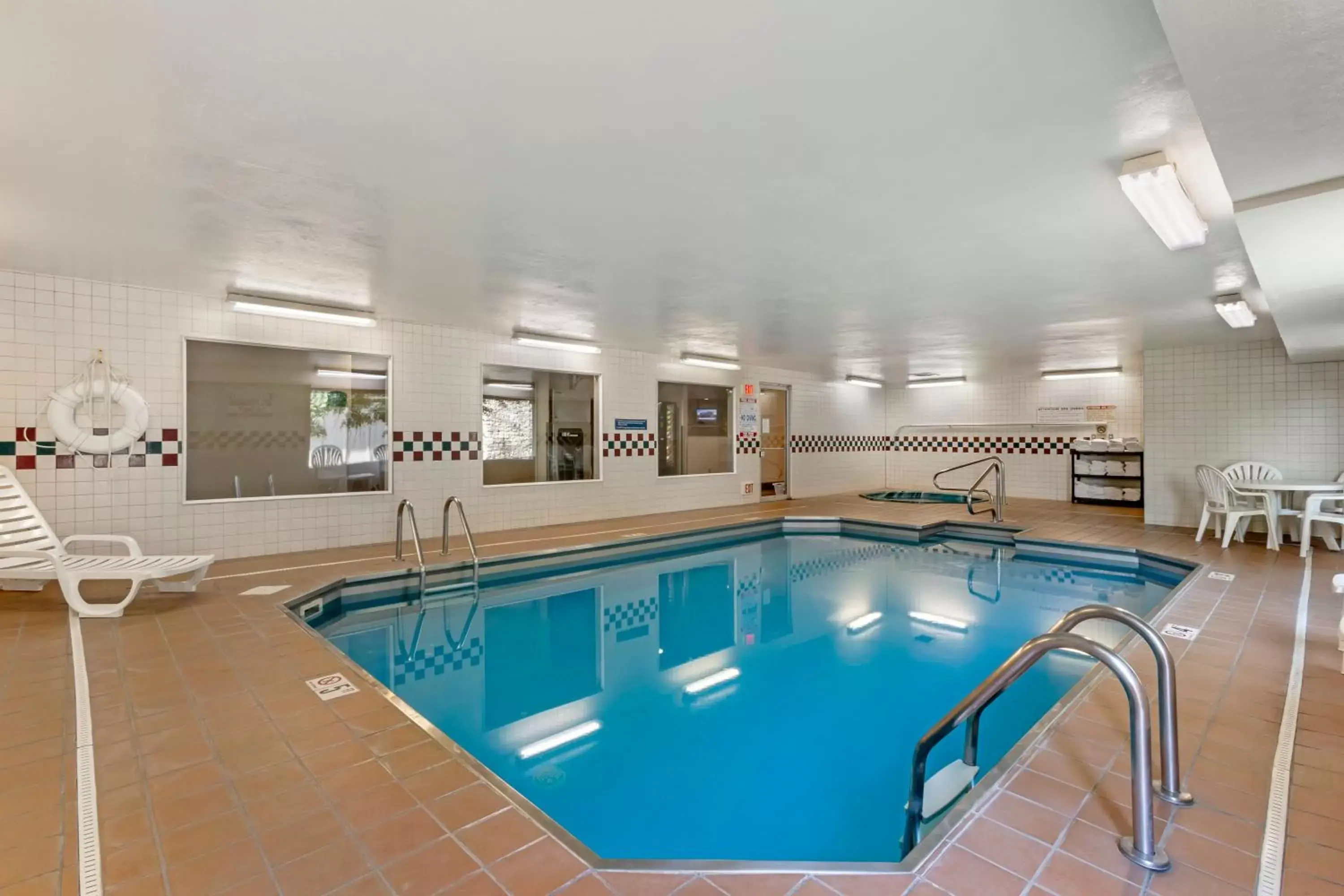 Swimming pool in Quality Inn Red Lodge Gateway To Yellowstone Swimming pool in Quality Inn Red Lodge Gateway To Yellowstone