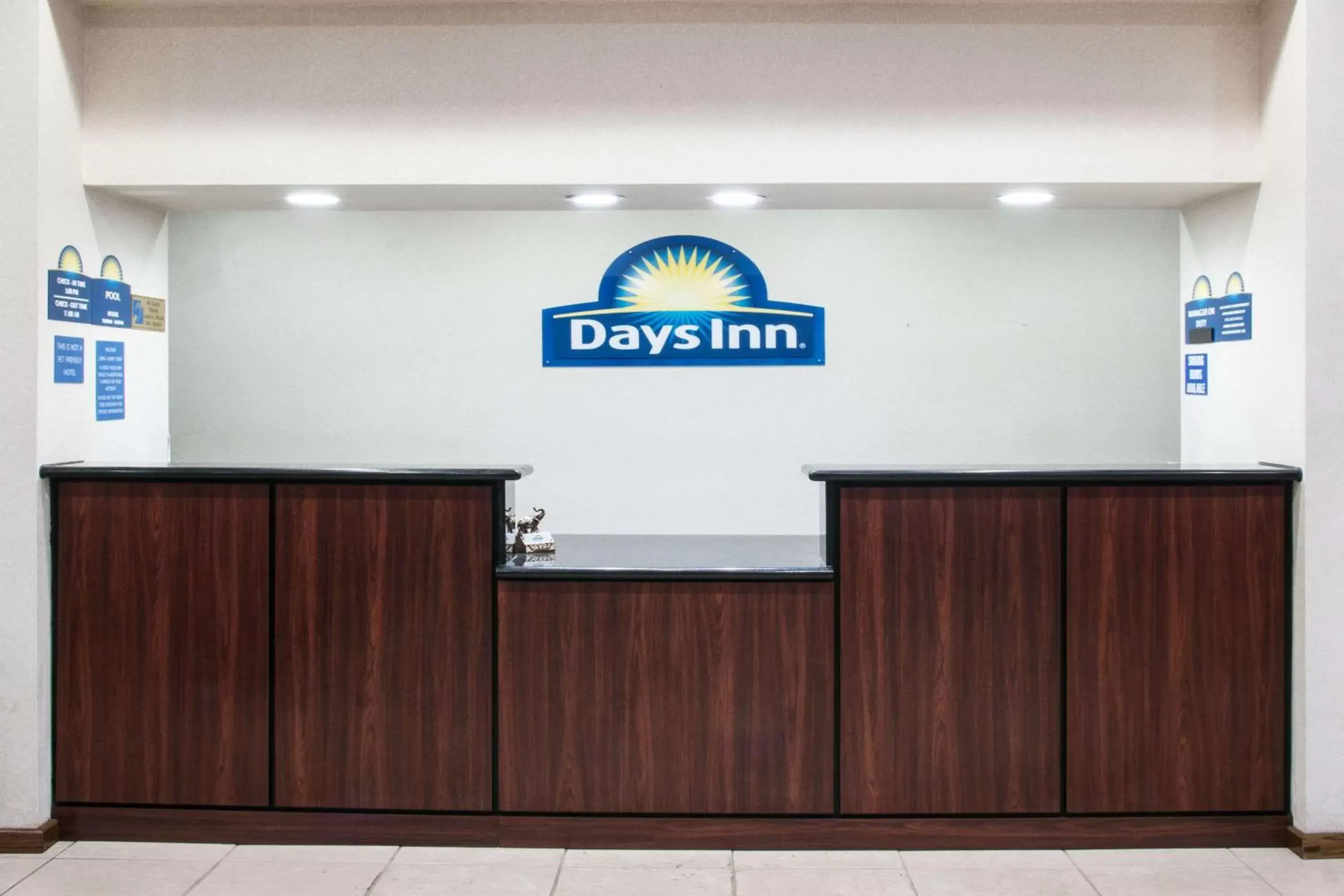 Lobby or reception in Days Inn by Wyndham N.W. Medical Center