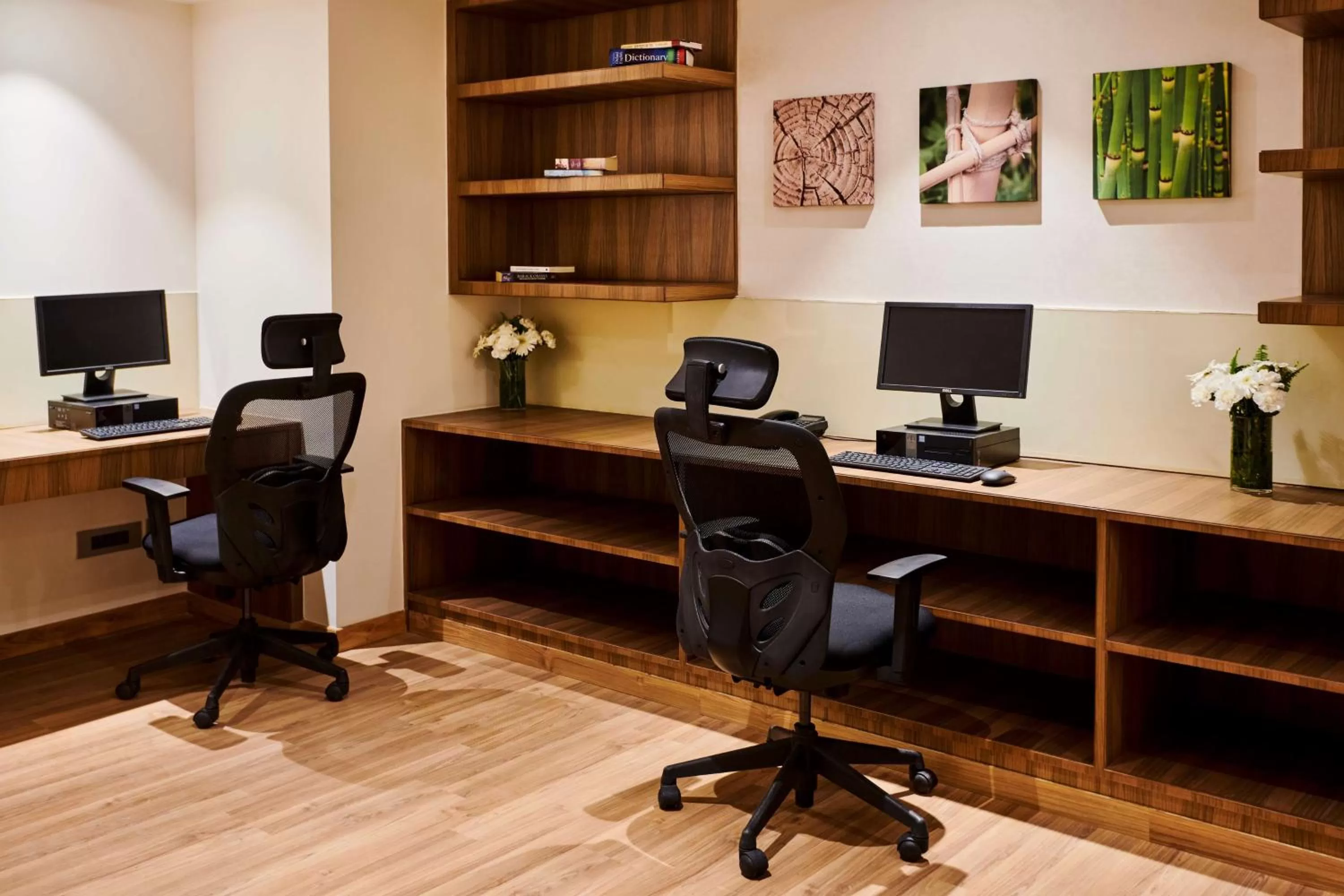 Business facilities in Hilton Garden Inn Lucknow