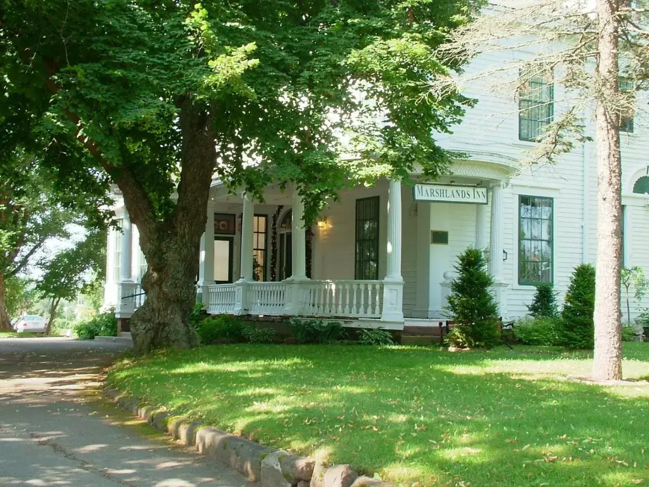 Property Building in Marshlands Inn