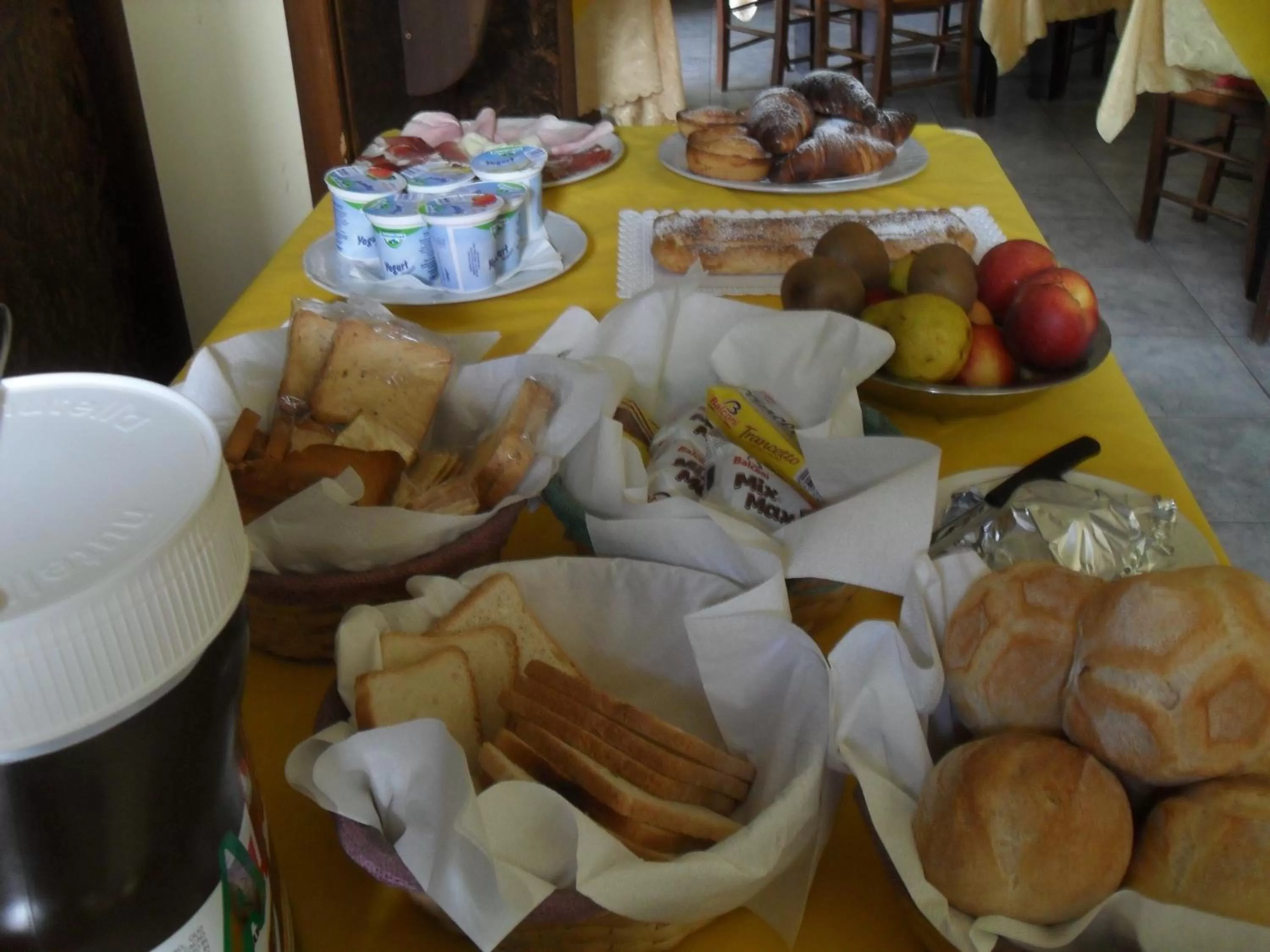 Buffet breakfast in Mamma Assunta