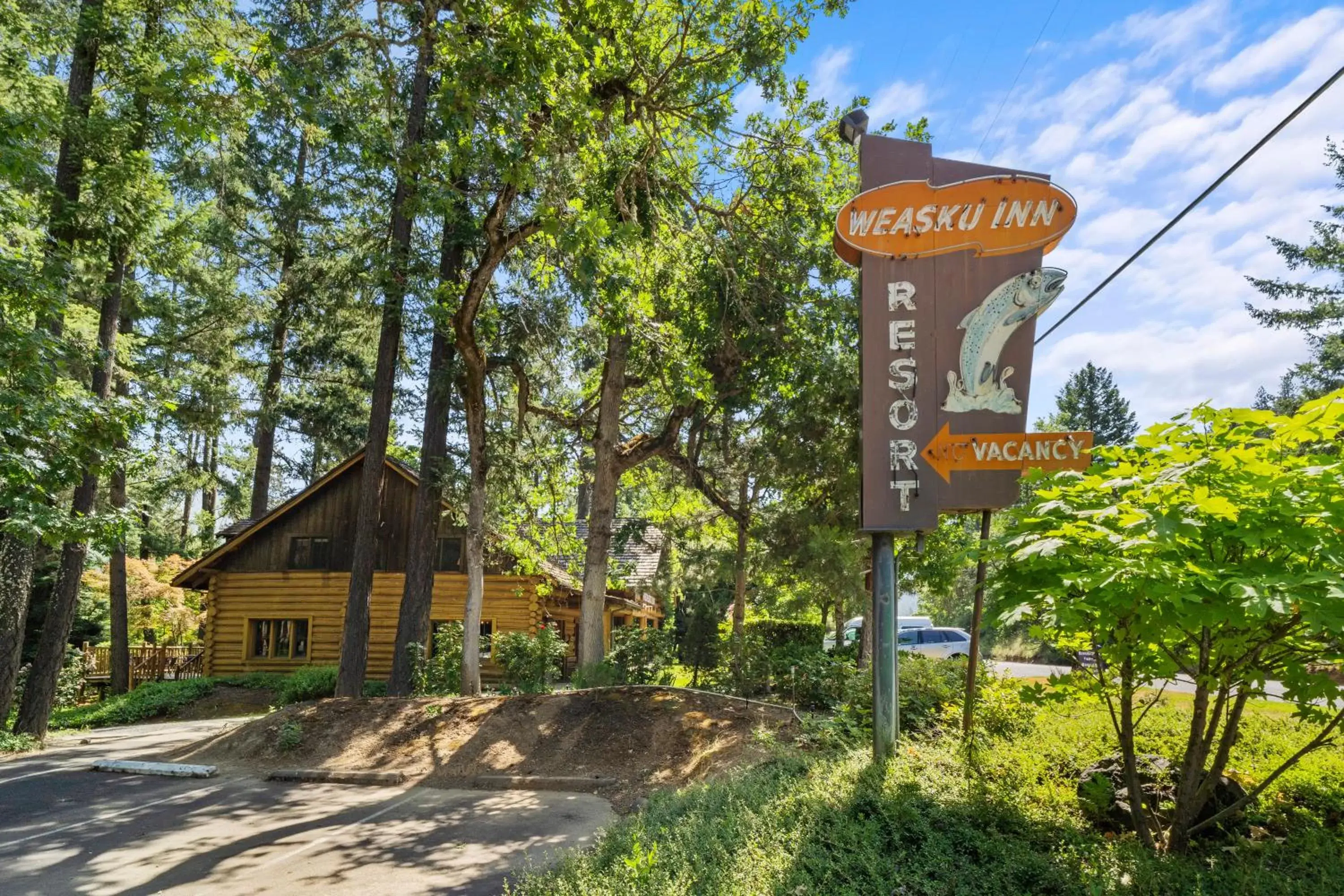 Property Building in Weasku Inn