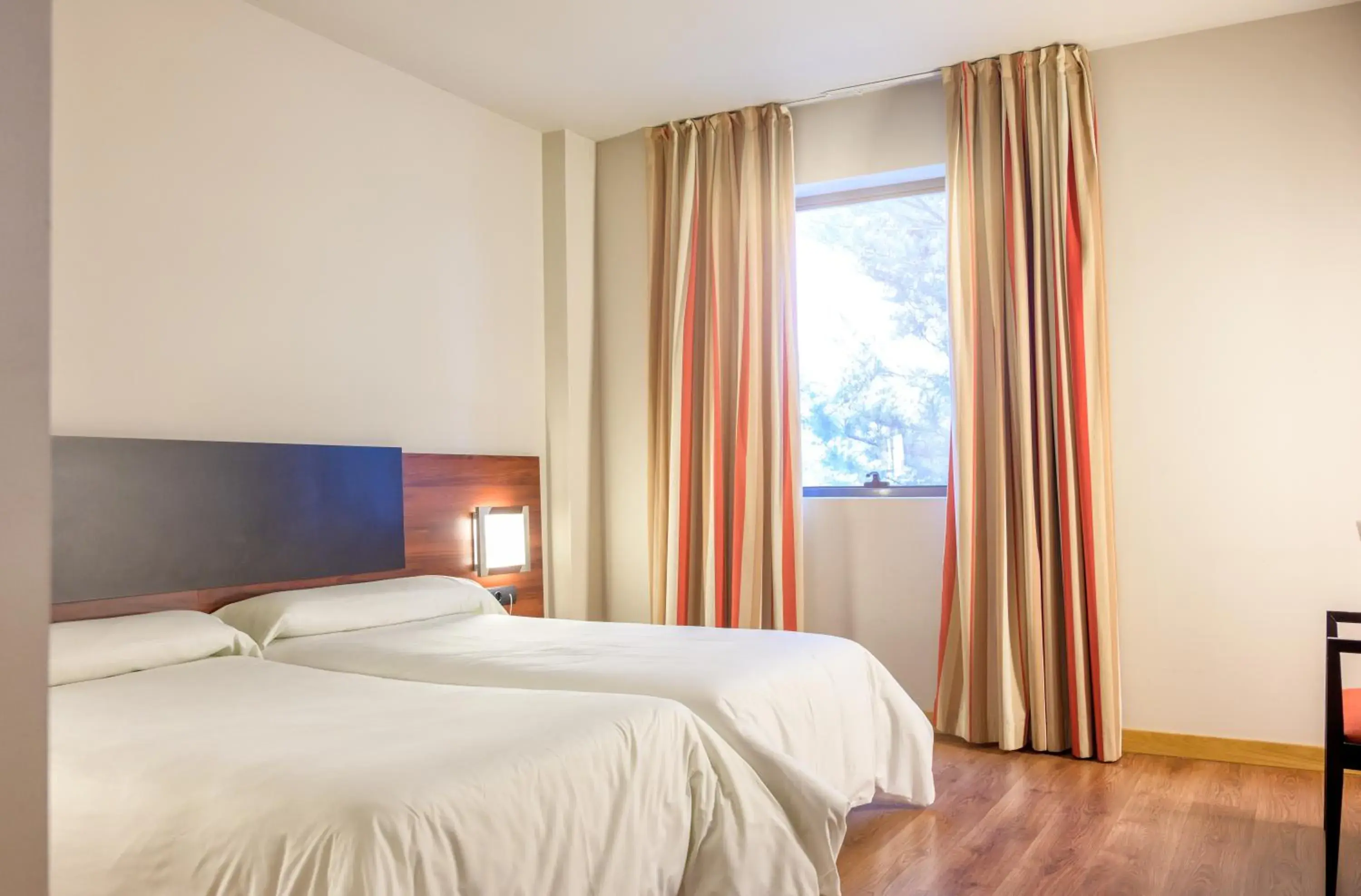 Bed in Hotel Restaurante El Vall