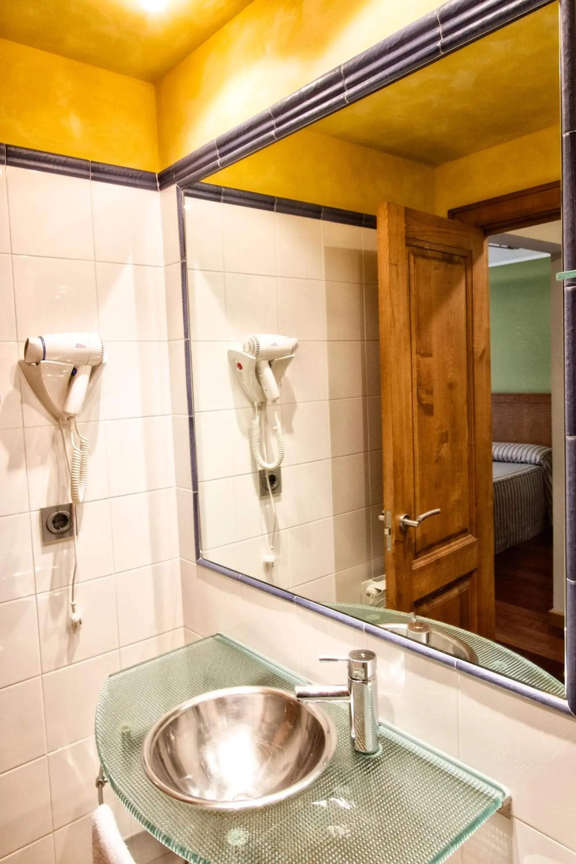 Bathroom in Hotel El Sella