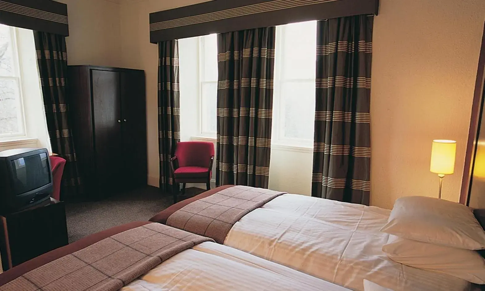 Twin Room with Mountain View in Ben Wyvis Hotel
