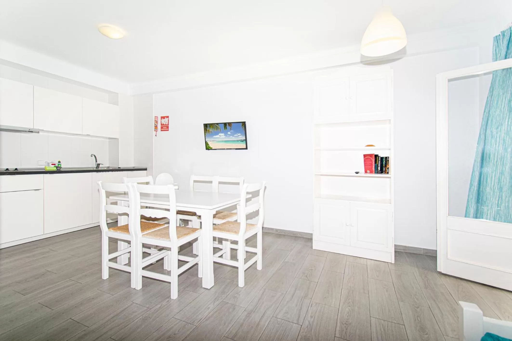 TV and multimedia in Apartamentos Falcó