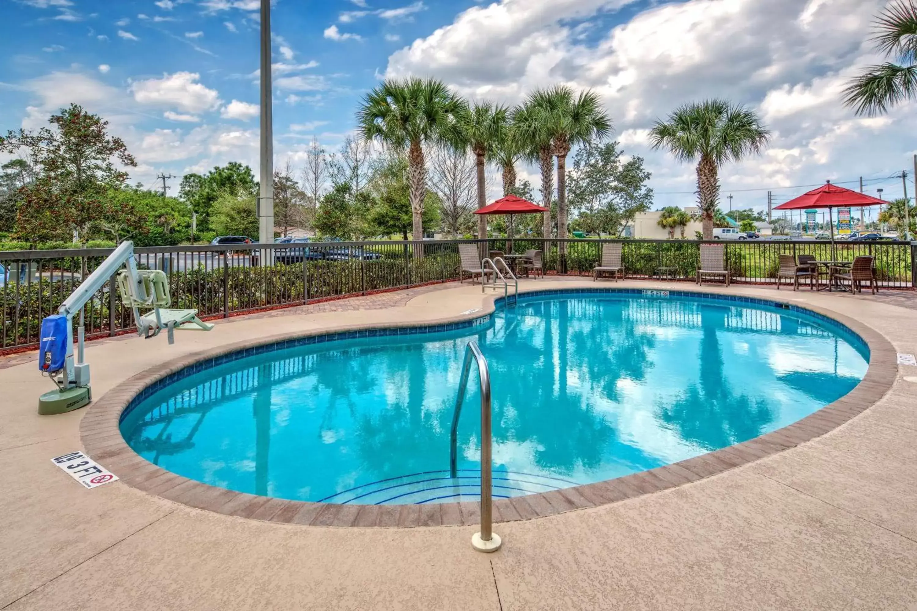 Pool view, Swimming Pool in Hampton Inn & Suites Stuart-North