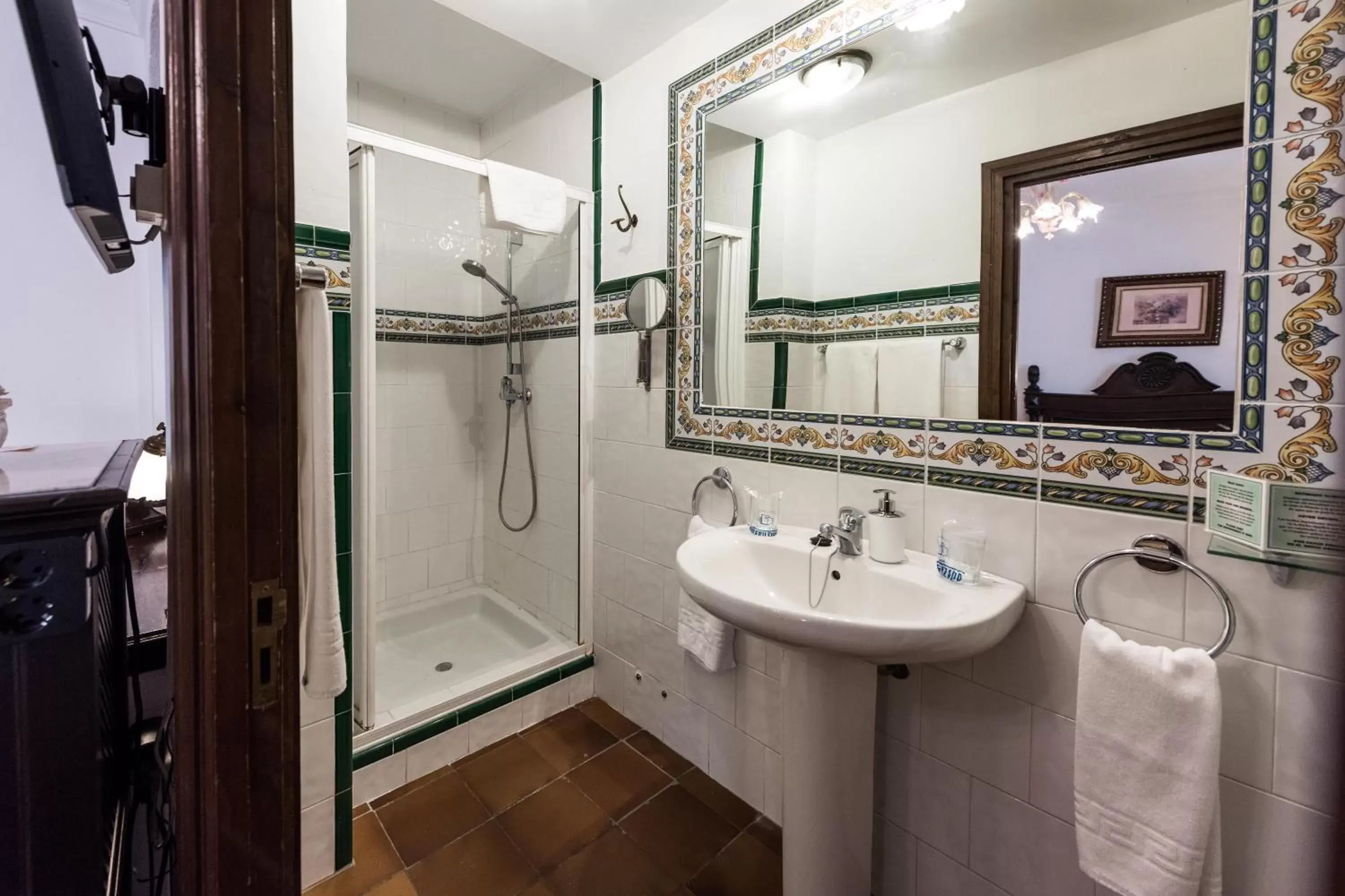 Shower, Bathroom in Hotel Soho Boutique Palacio San Gabriel