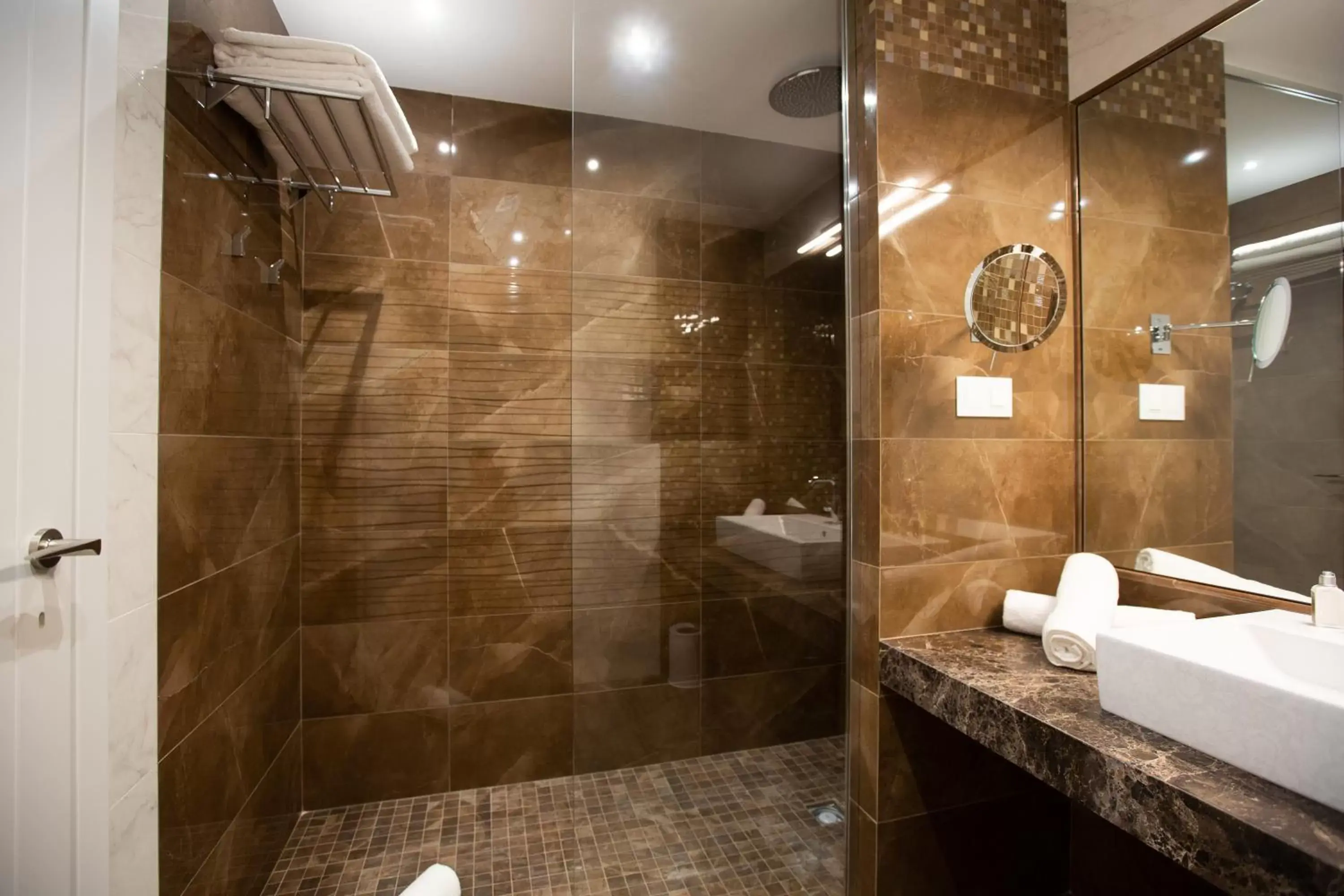Shower, Bathroom in Elke Spa Hotel