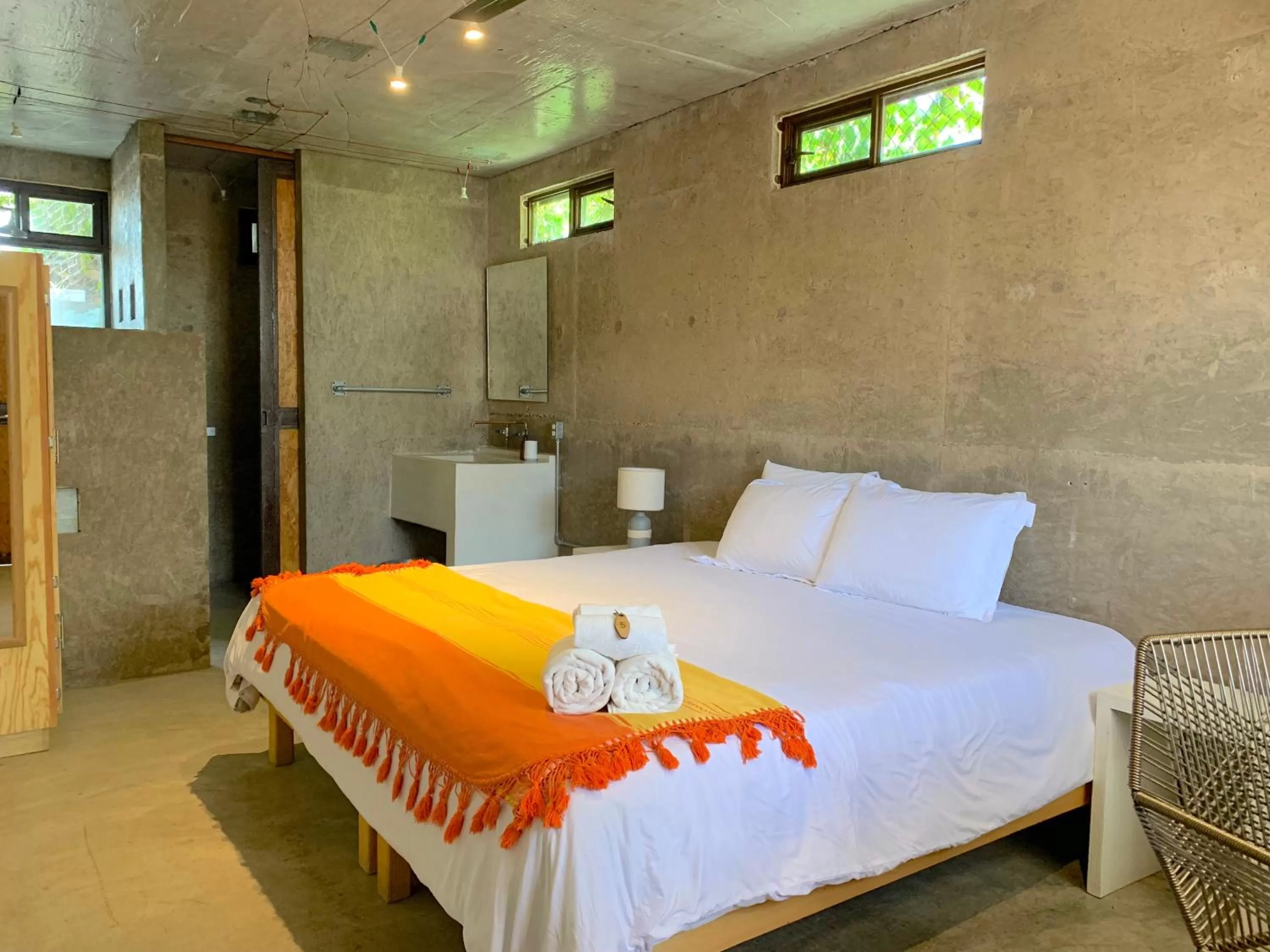 Bedroom, Bed in Perro Surfero Hotel