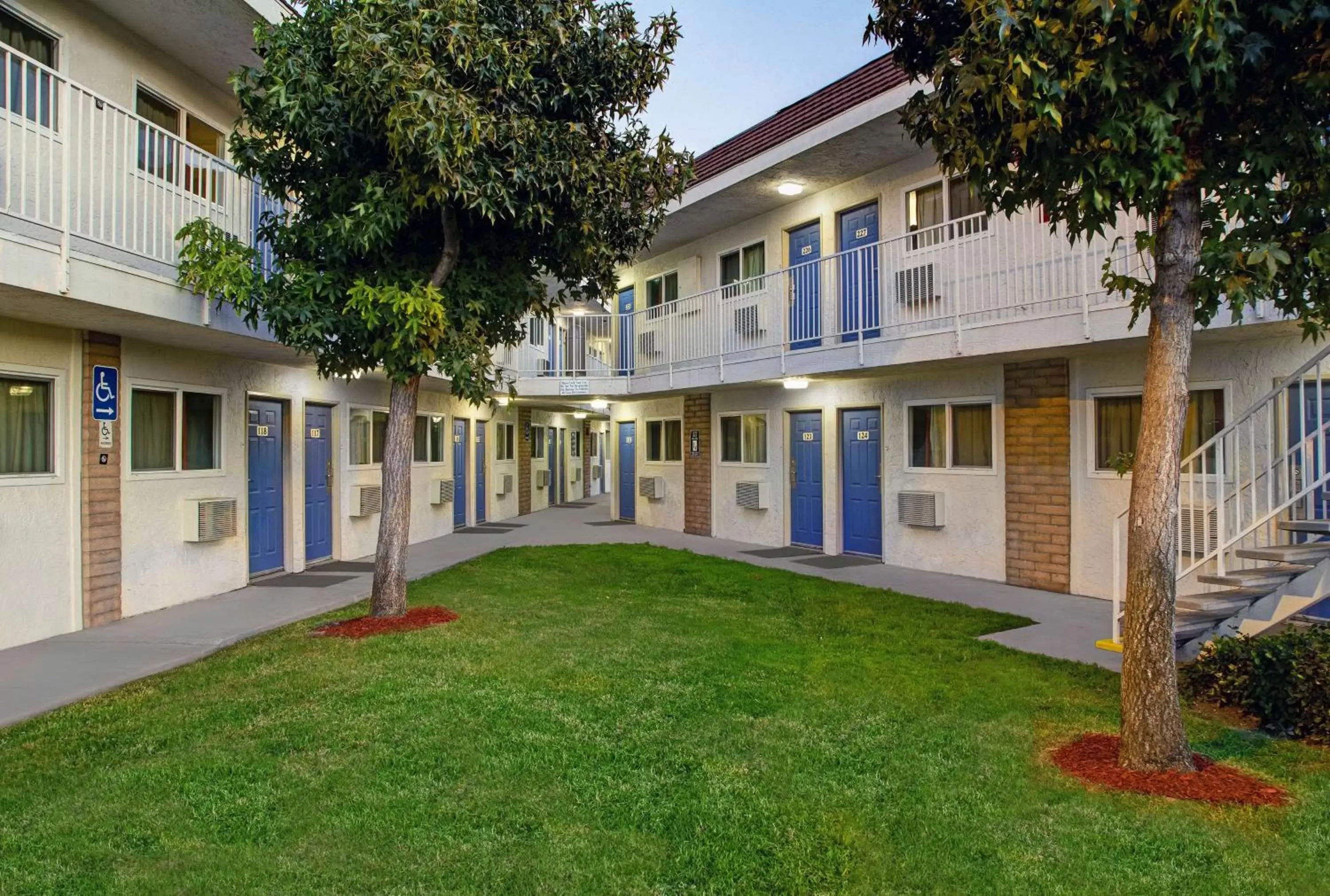 Property Building in Motel 6-San Jose, CA - Airport