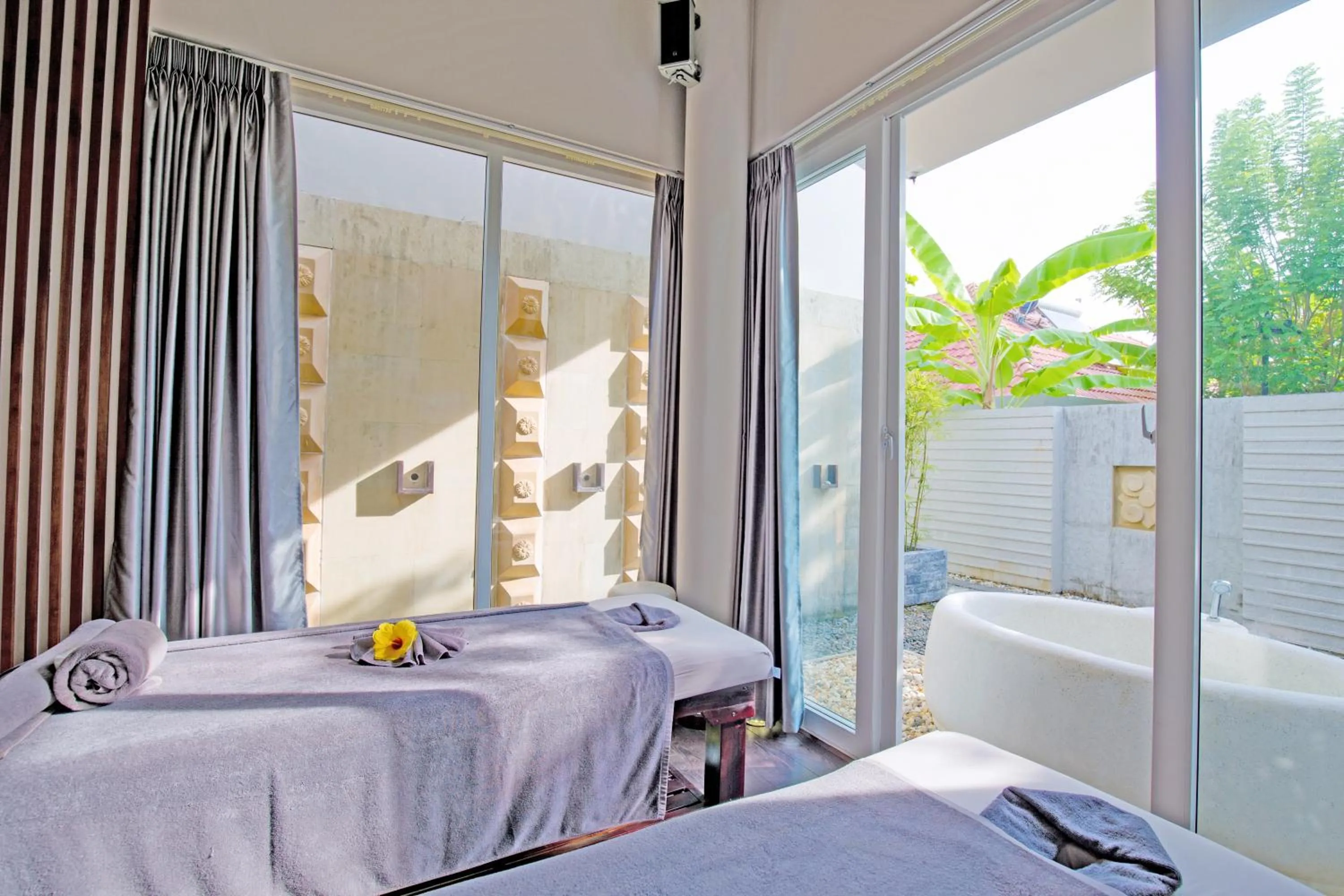 Spa and wellness centre/facilities, Bed in Mercury Phu Quoc Resort & Villas