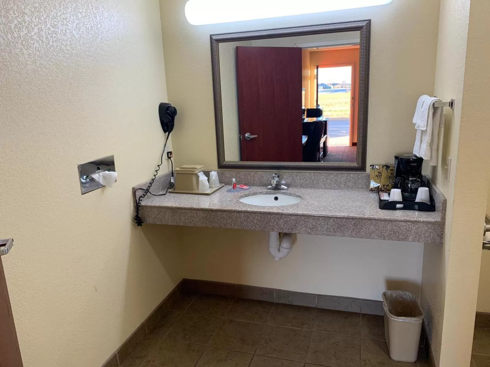 Bathroom in Econo Lodge Inn & Suites Searcy