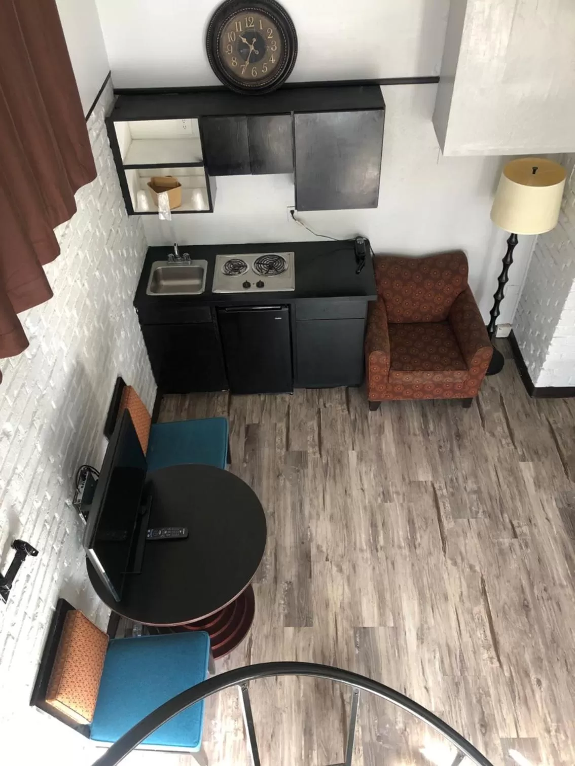 Living room in Tarpon Inn