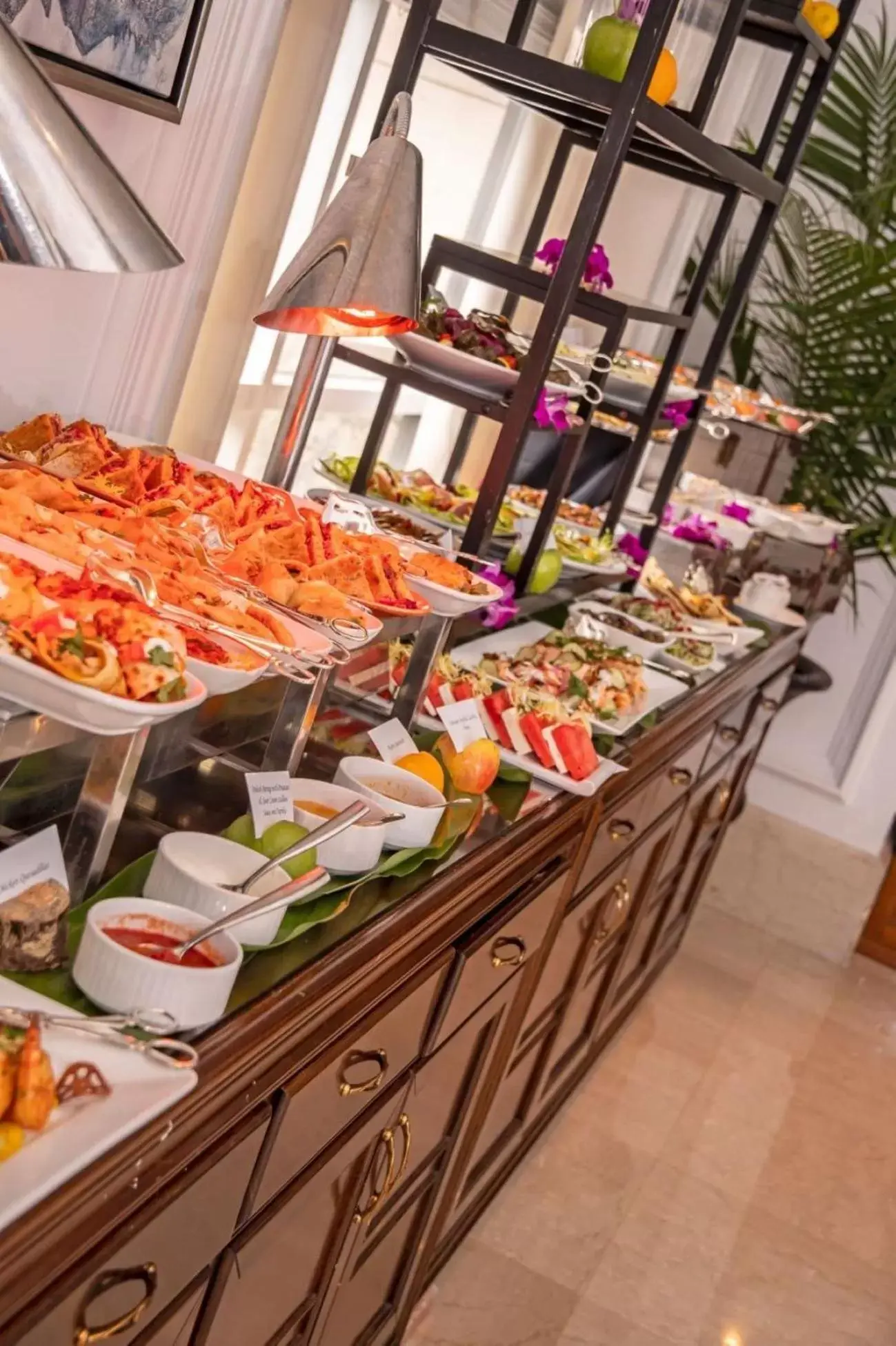 Breakfast in Garden City Hotel Breakfast in Garden City Hotel