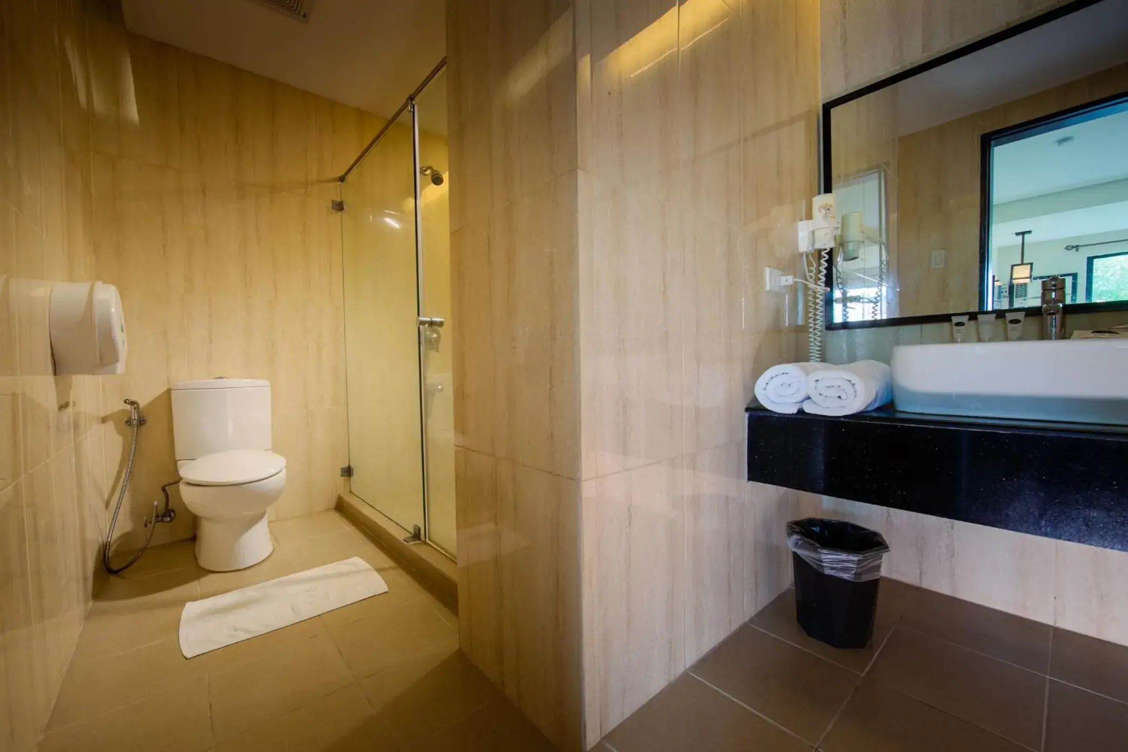 Bathroom in Rosvenil Hotel
