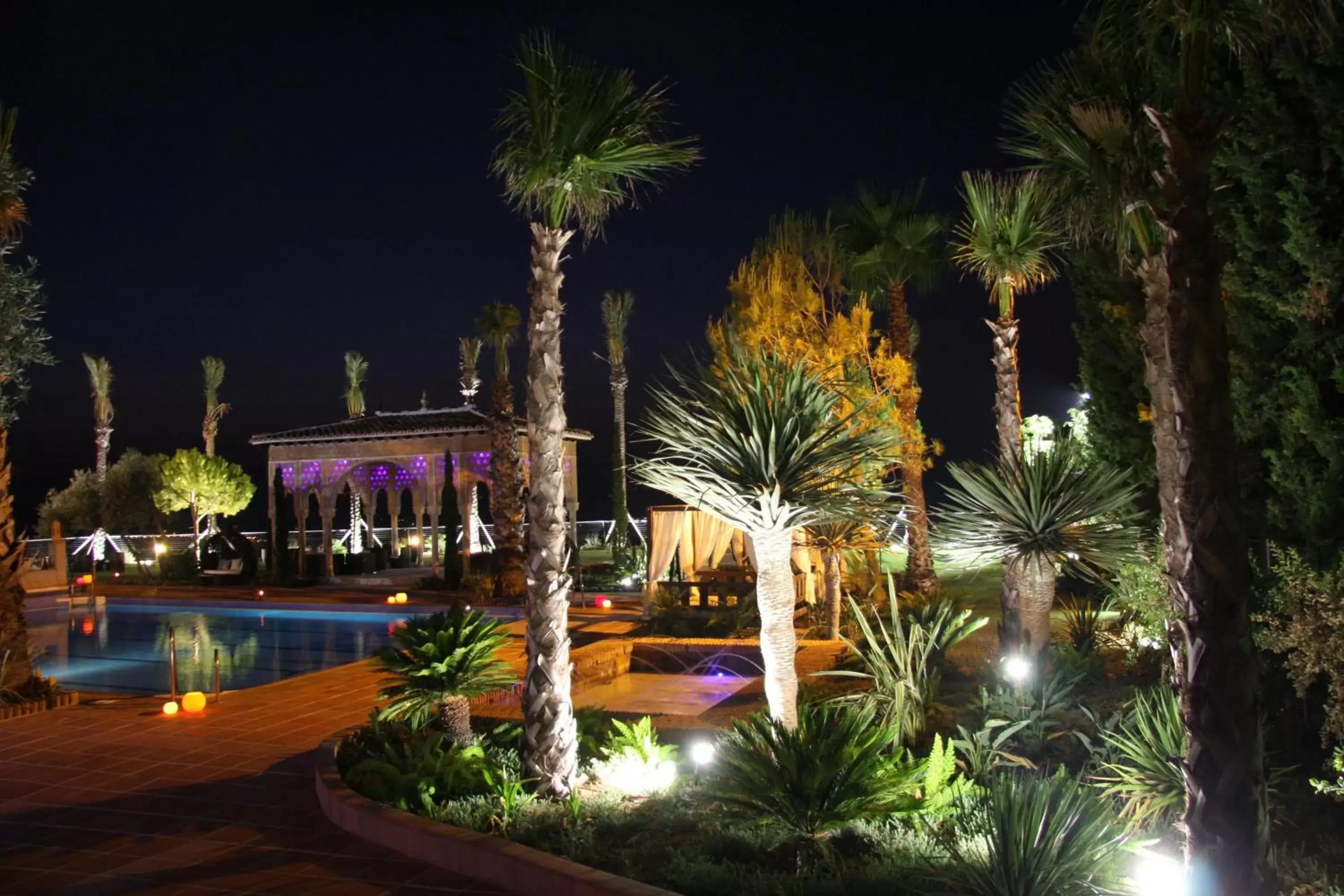 Night, Pool View in Hotel El Mirador