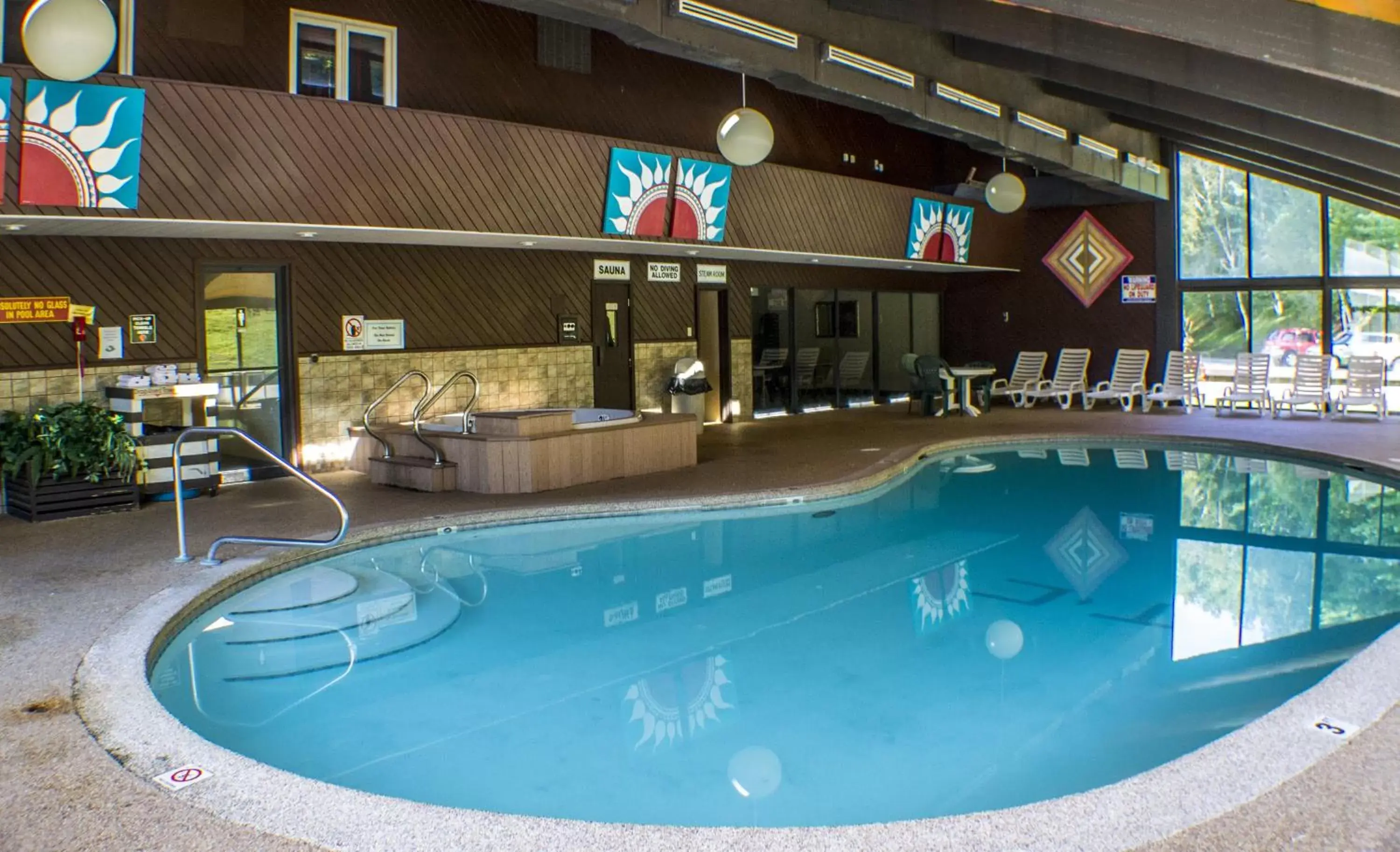 Swimming Pool in Town And Country Motor Inn